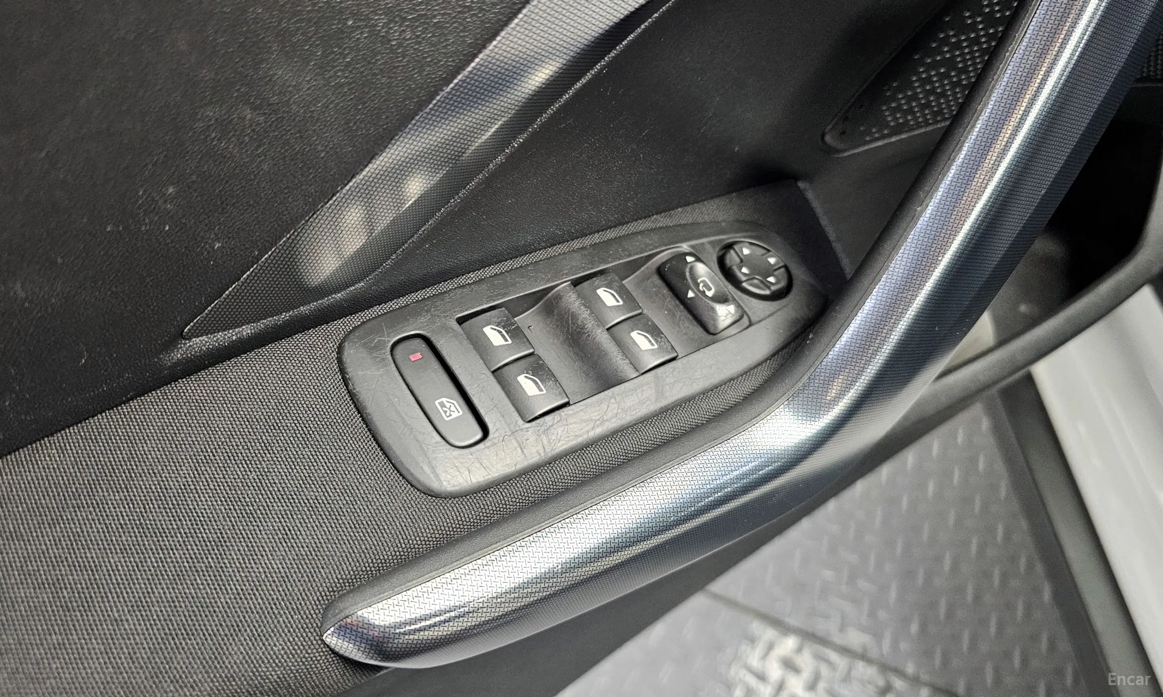 Peugeot 2008. превью 18