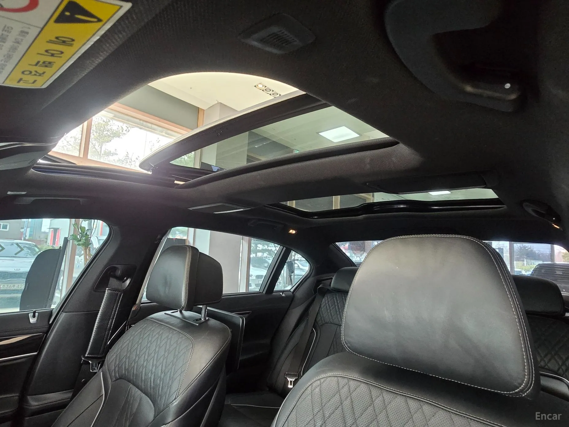 BMW 7 Series (G11) превью 13
