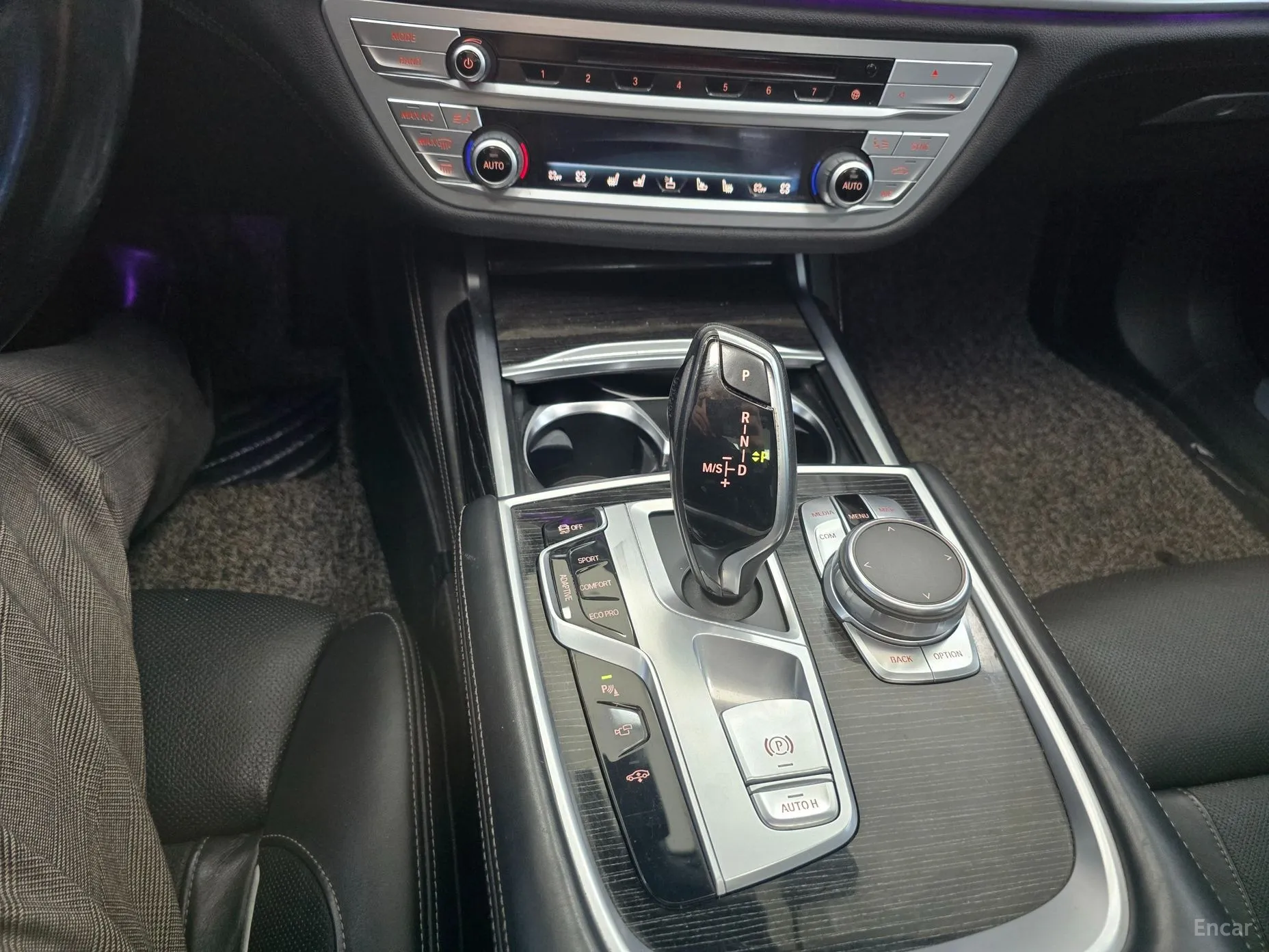 BMW 7 Series (G11) превью 17