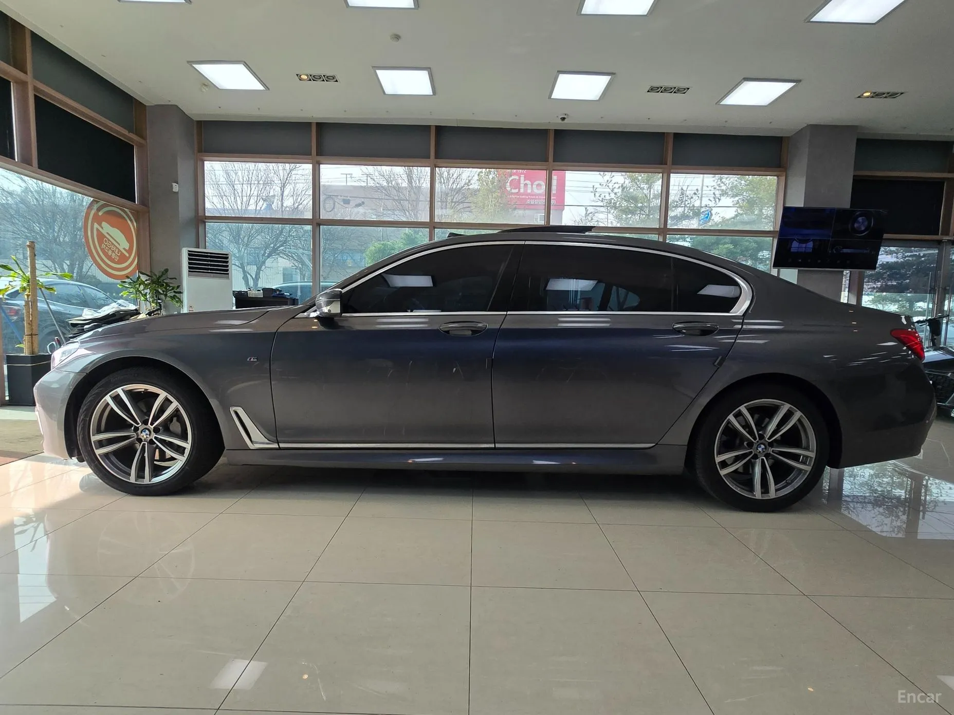 BMW 7 Series (G11) превью 4