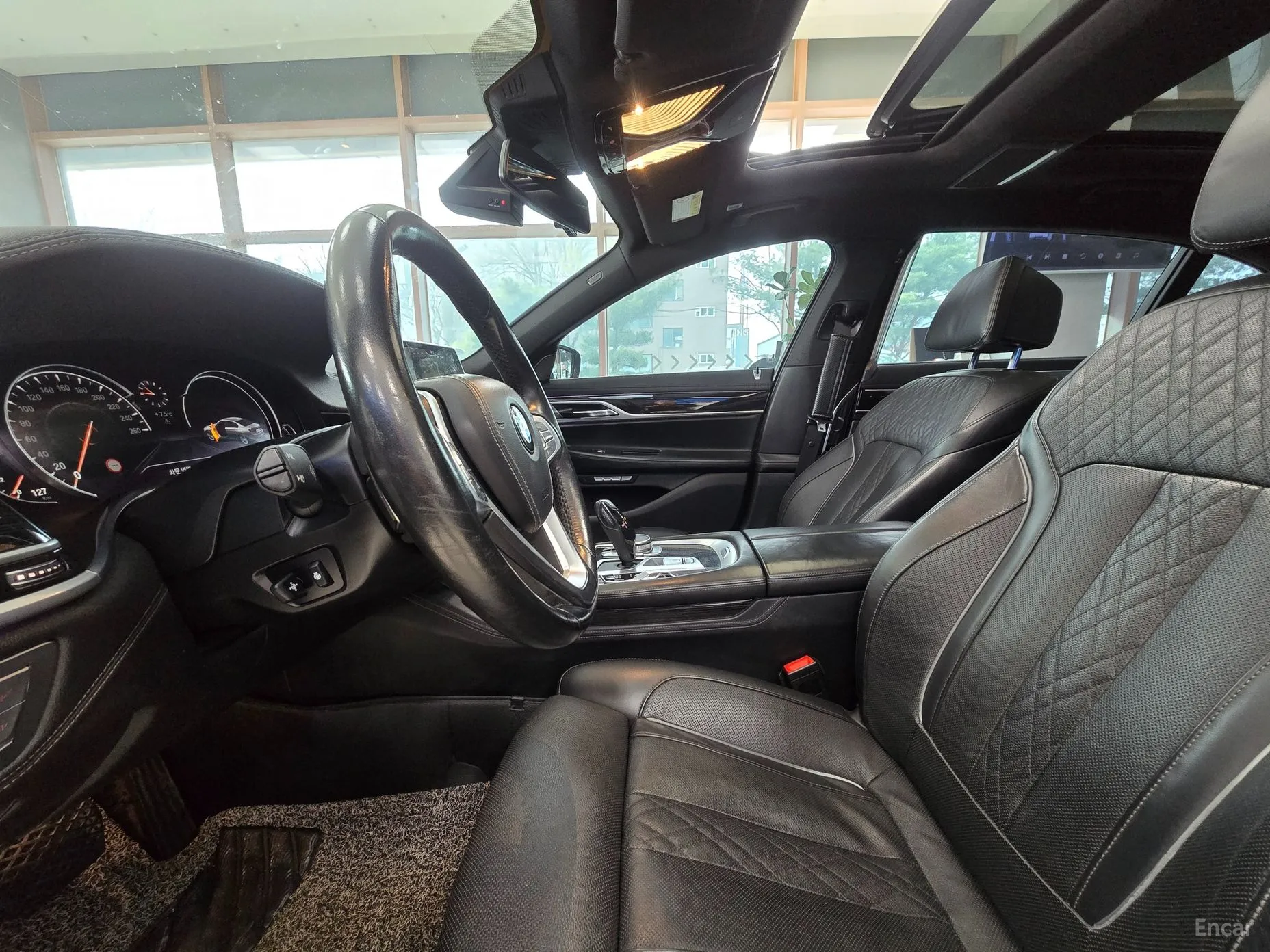 BMW 7 Series (G11) превью 9