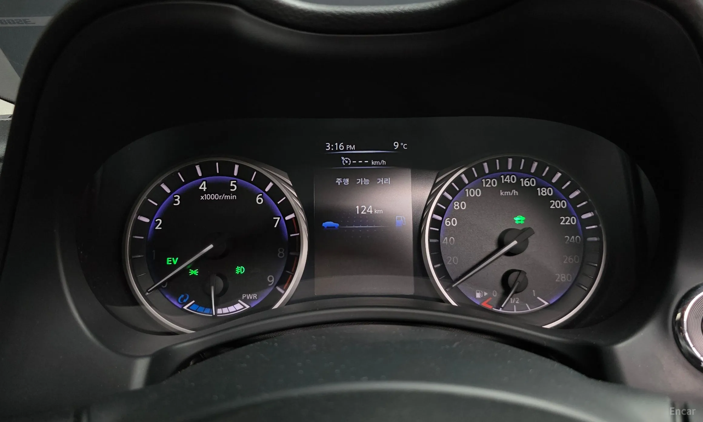 Infiniti Q50 превью 8