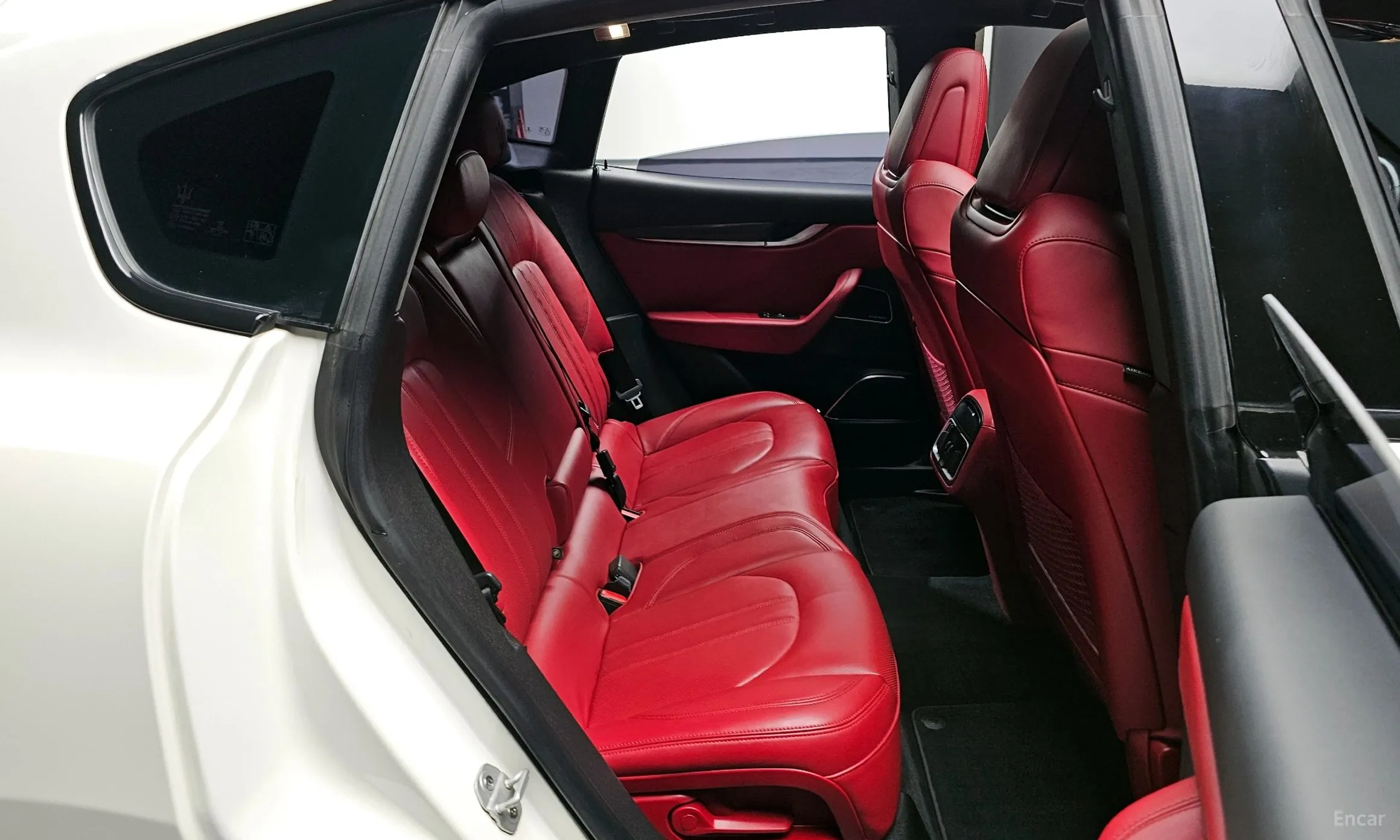 Maserati Levante превью 11