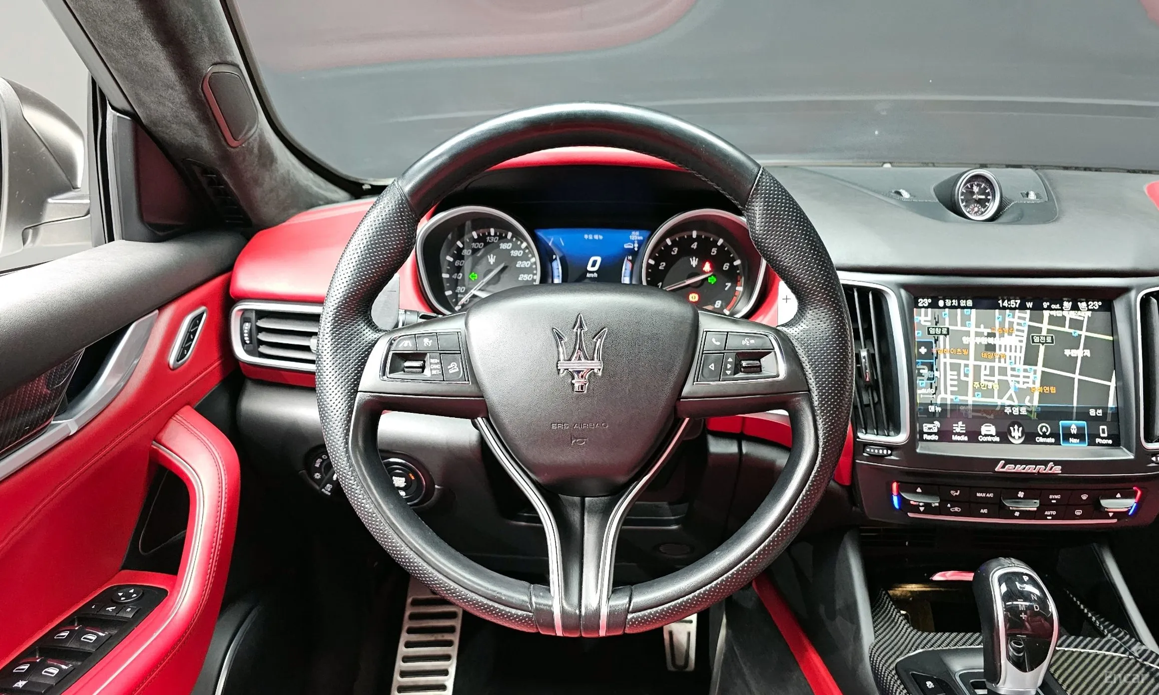 Maserati Levante превью 13