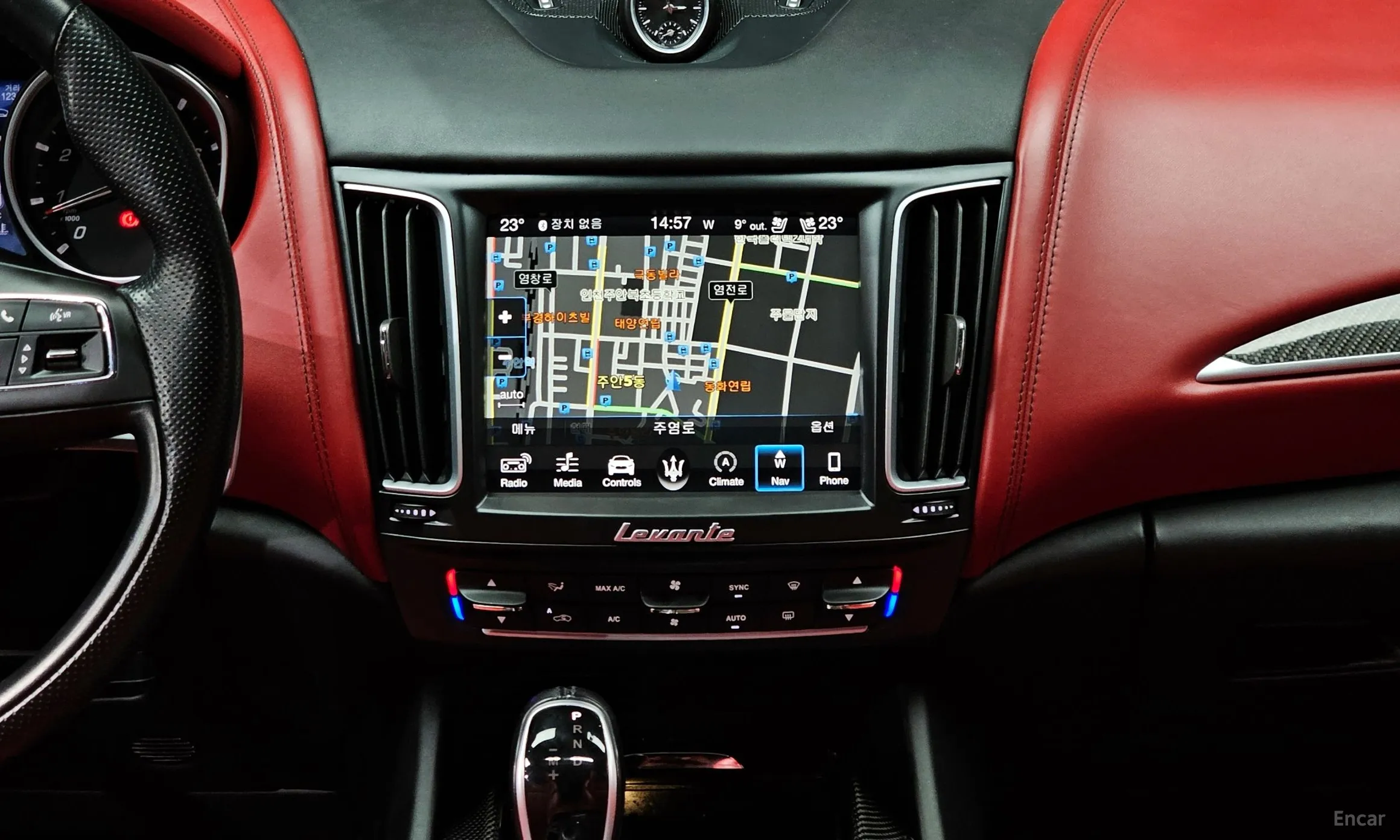 Maserati Levante превью 14