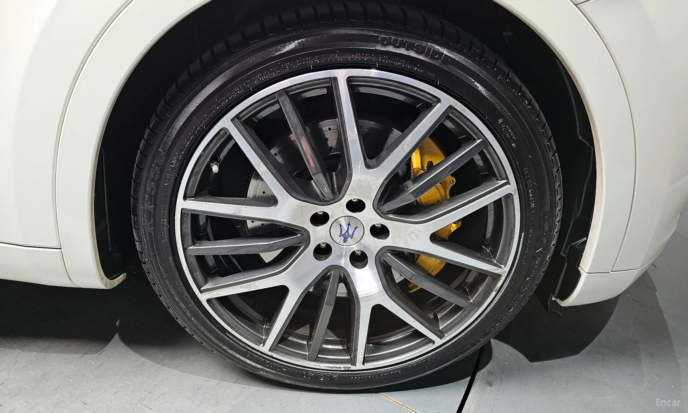Maserati Levante превью 5