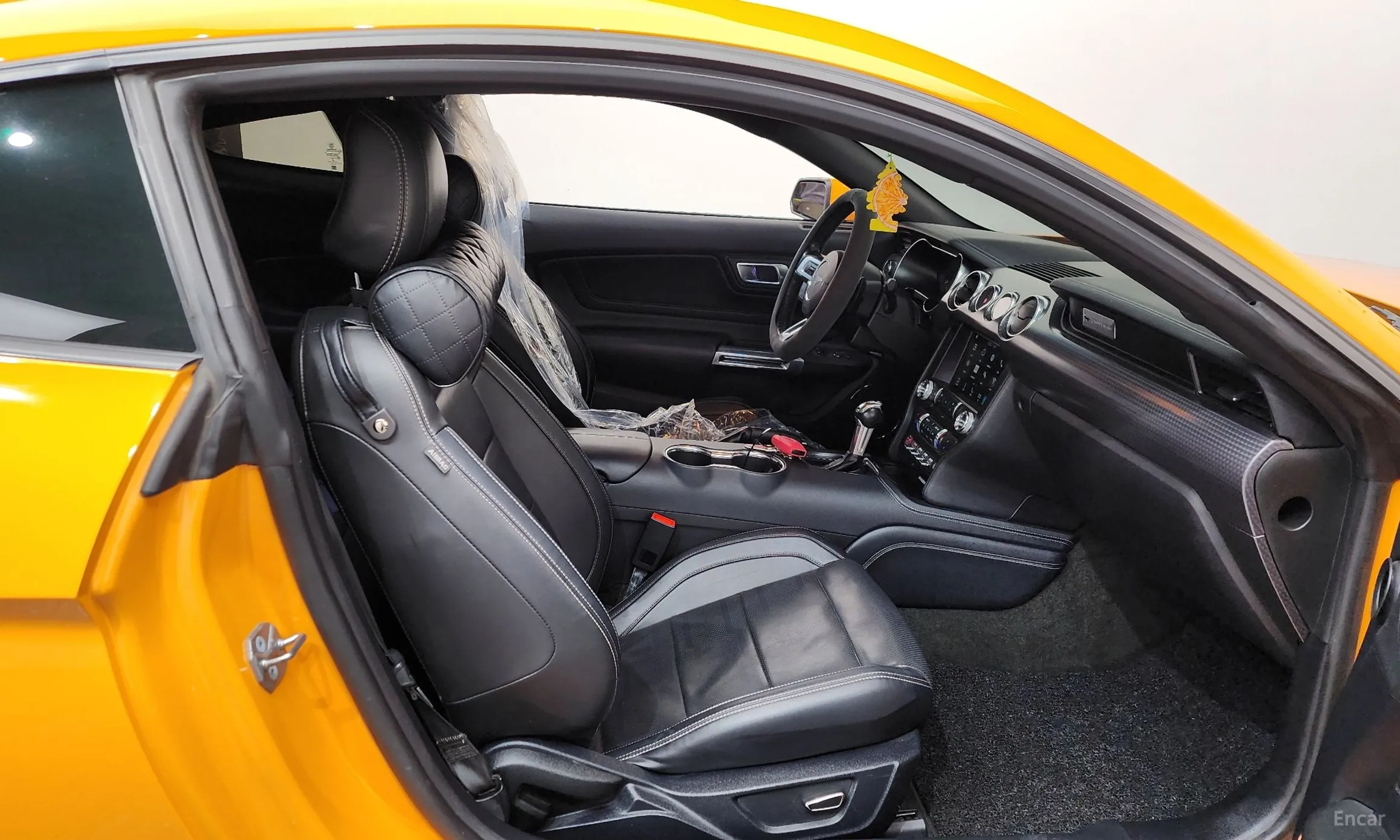 Ford Mustang превью 11