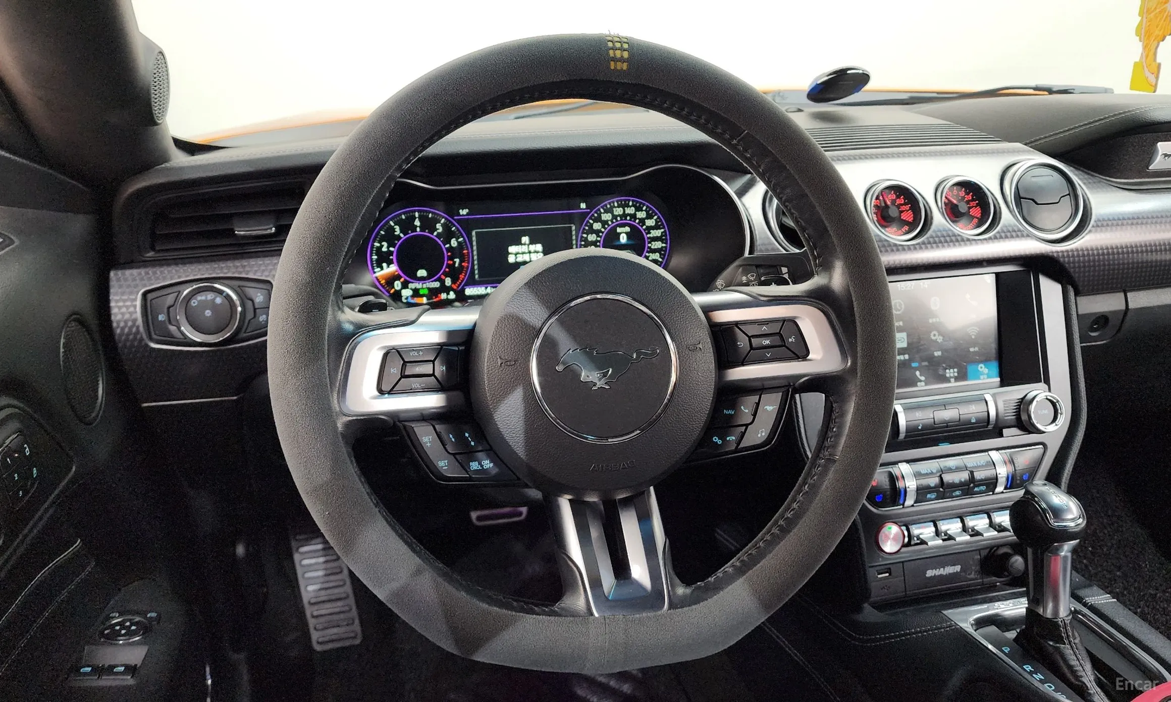Ford Mustang превью 13