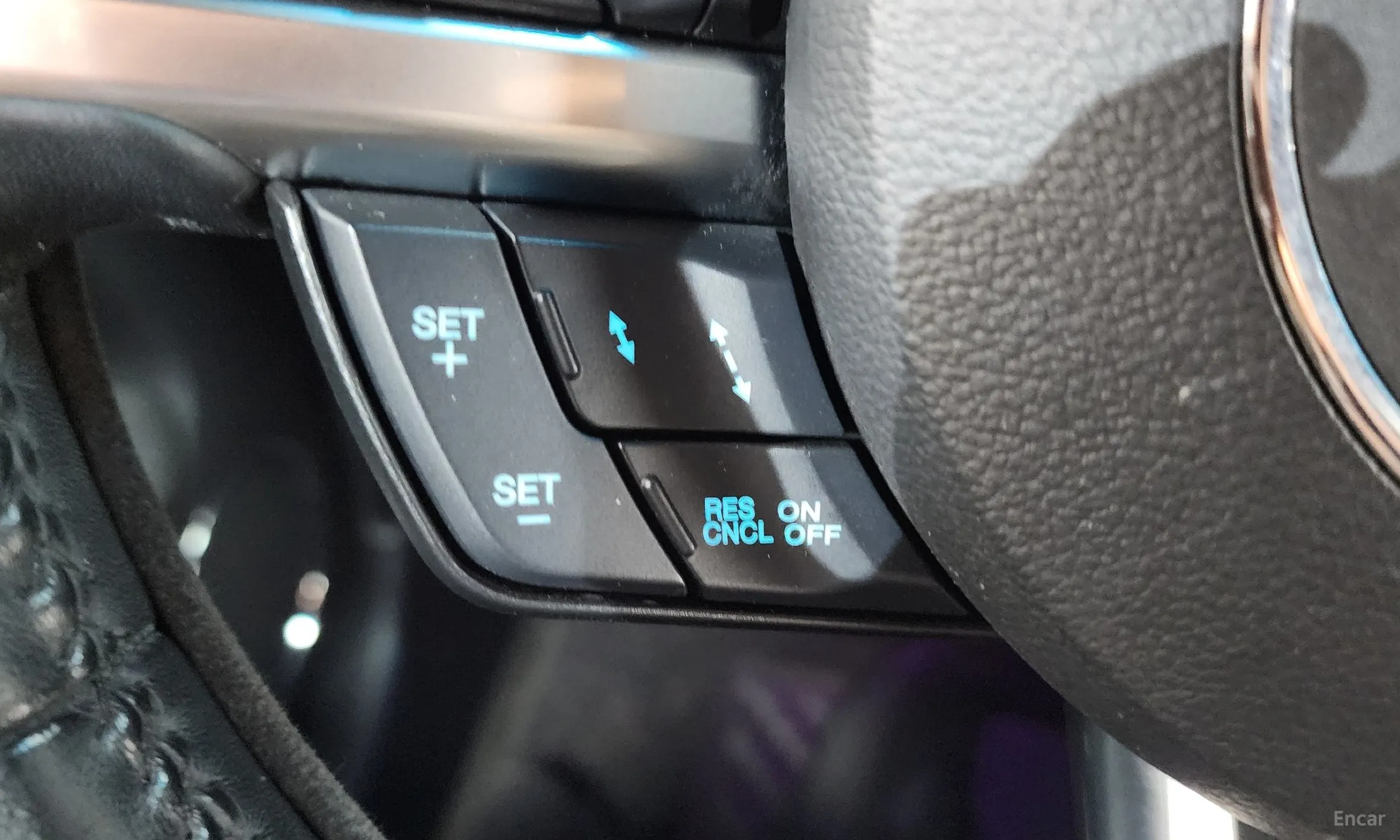 Ford Mustang превью 17