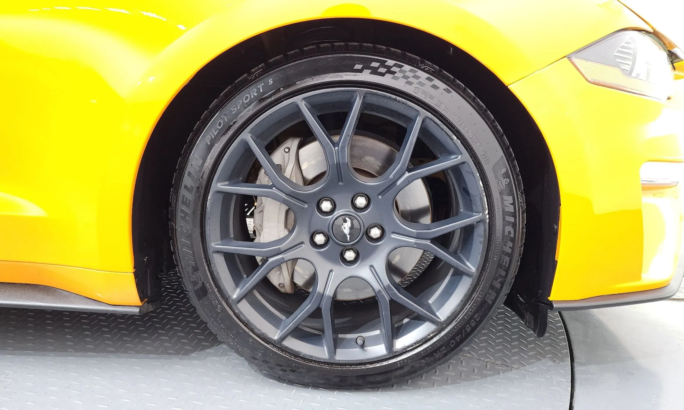 Ford Mustang превью 5