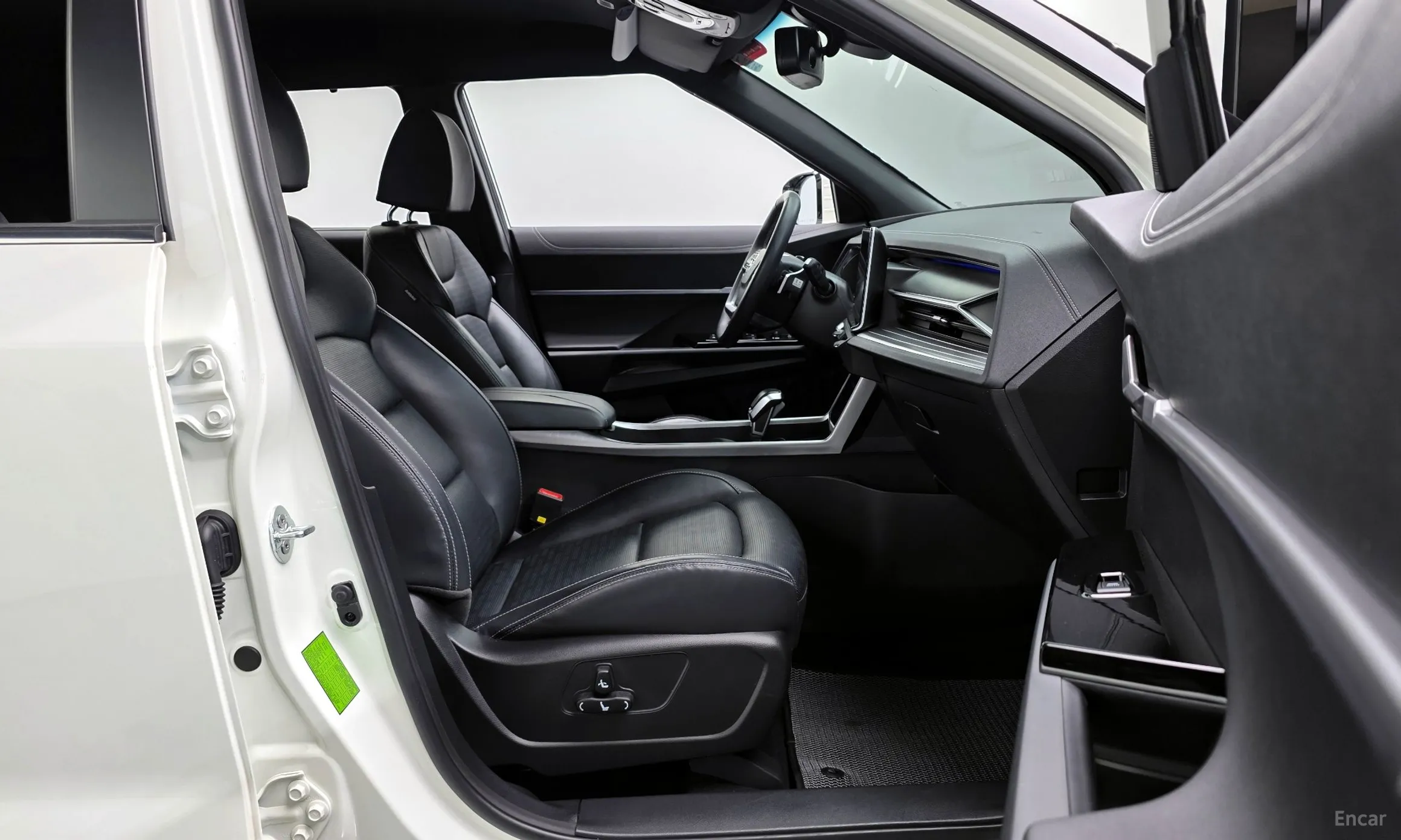 KG Mobility (SsangYong) Torres превью 10