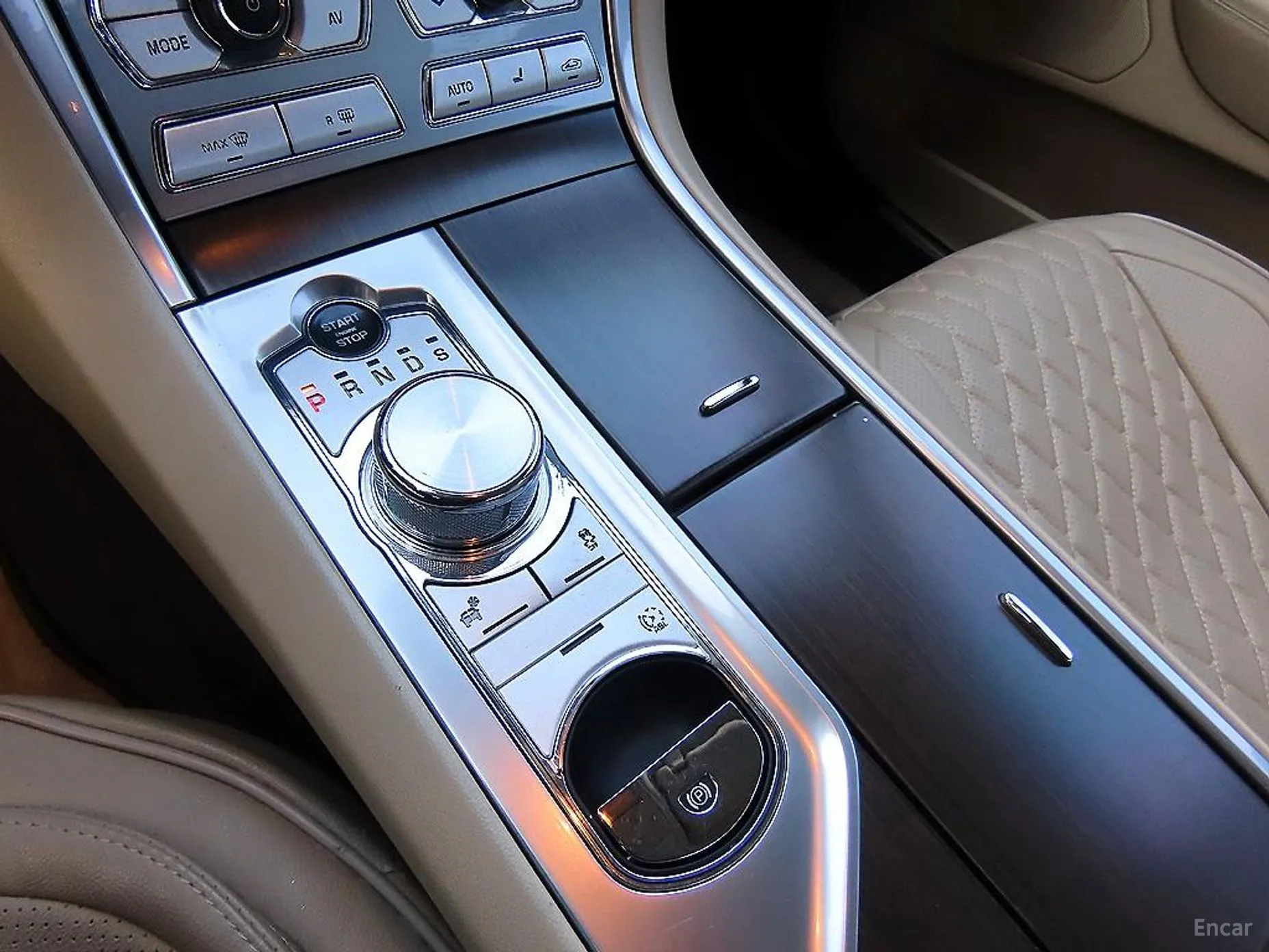 Jaguar New XF превью 10