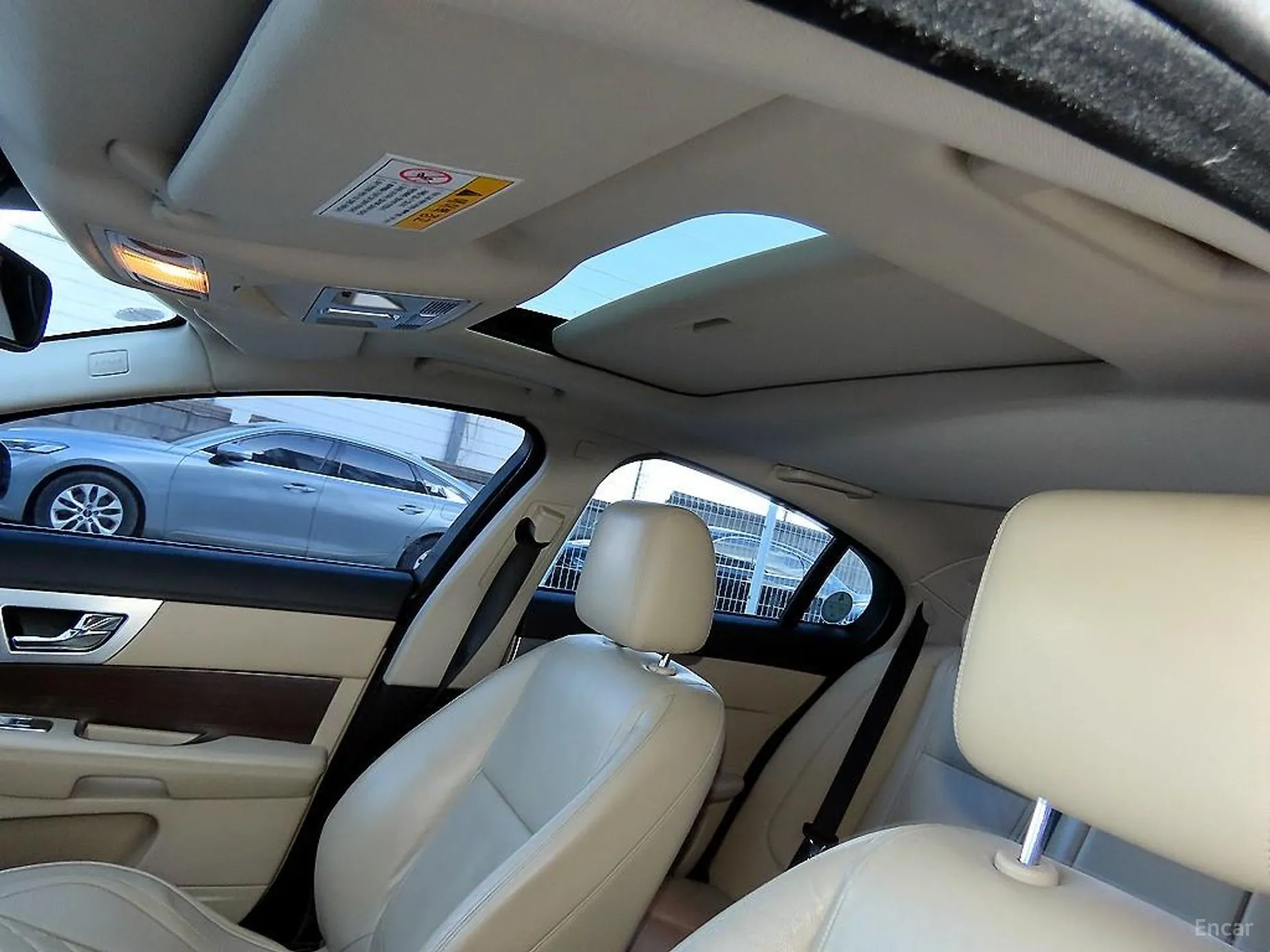 Jaguar New XF превью 17