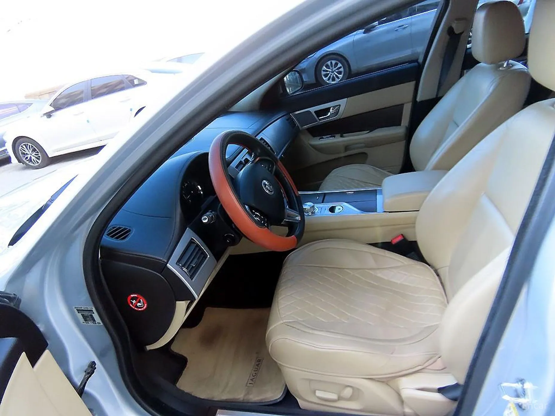 Jaguar New XF превью 5