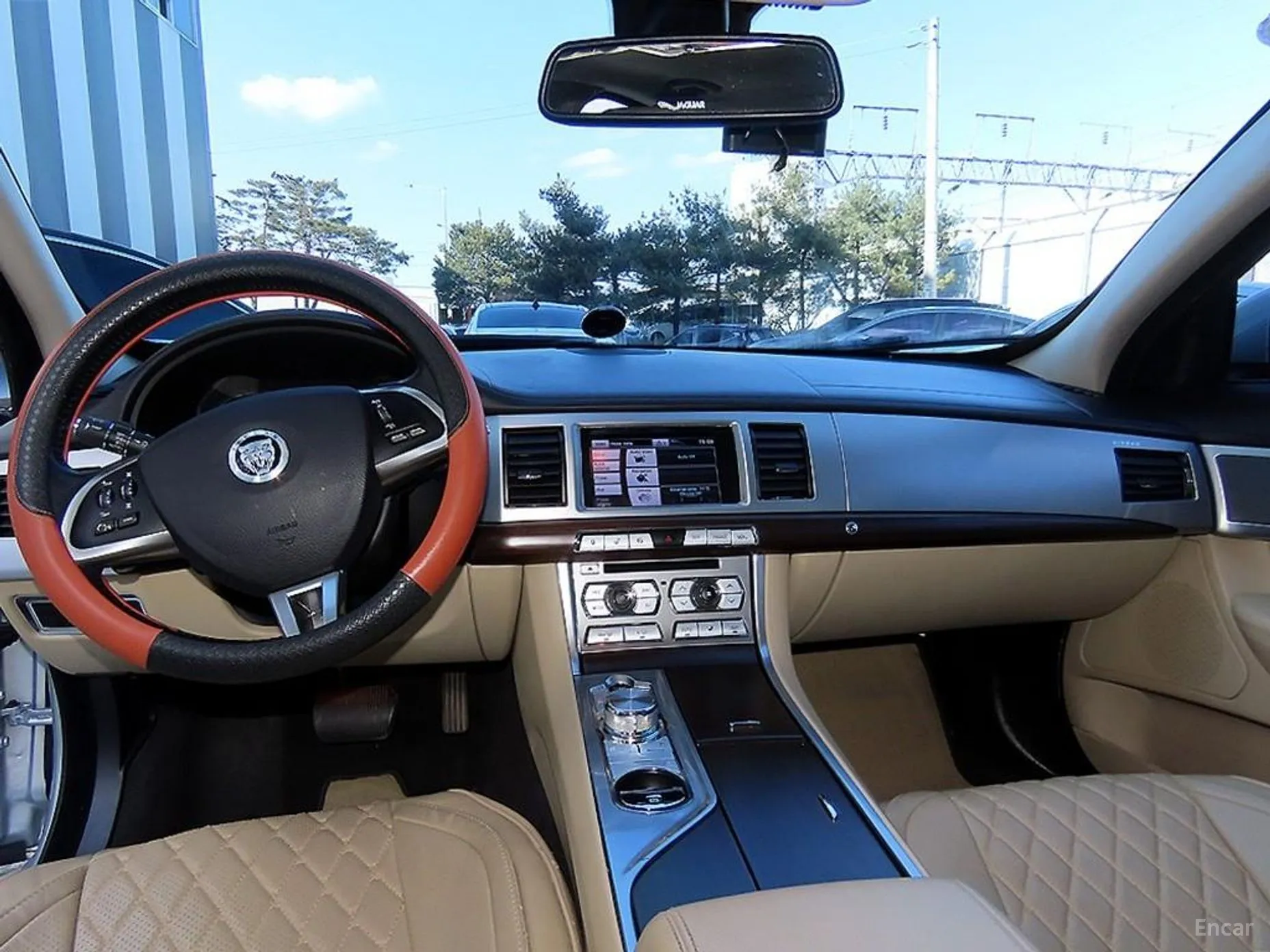 Jaguar New XF превью 7