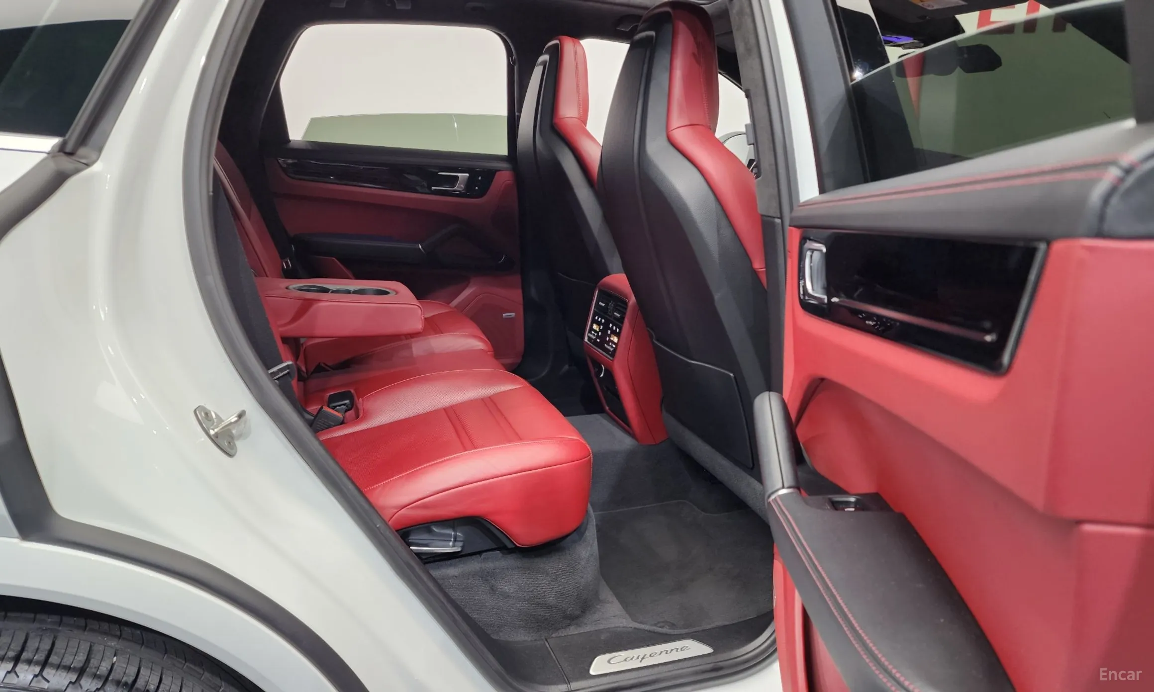 Porsche Cayenne (PO536) превью 12