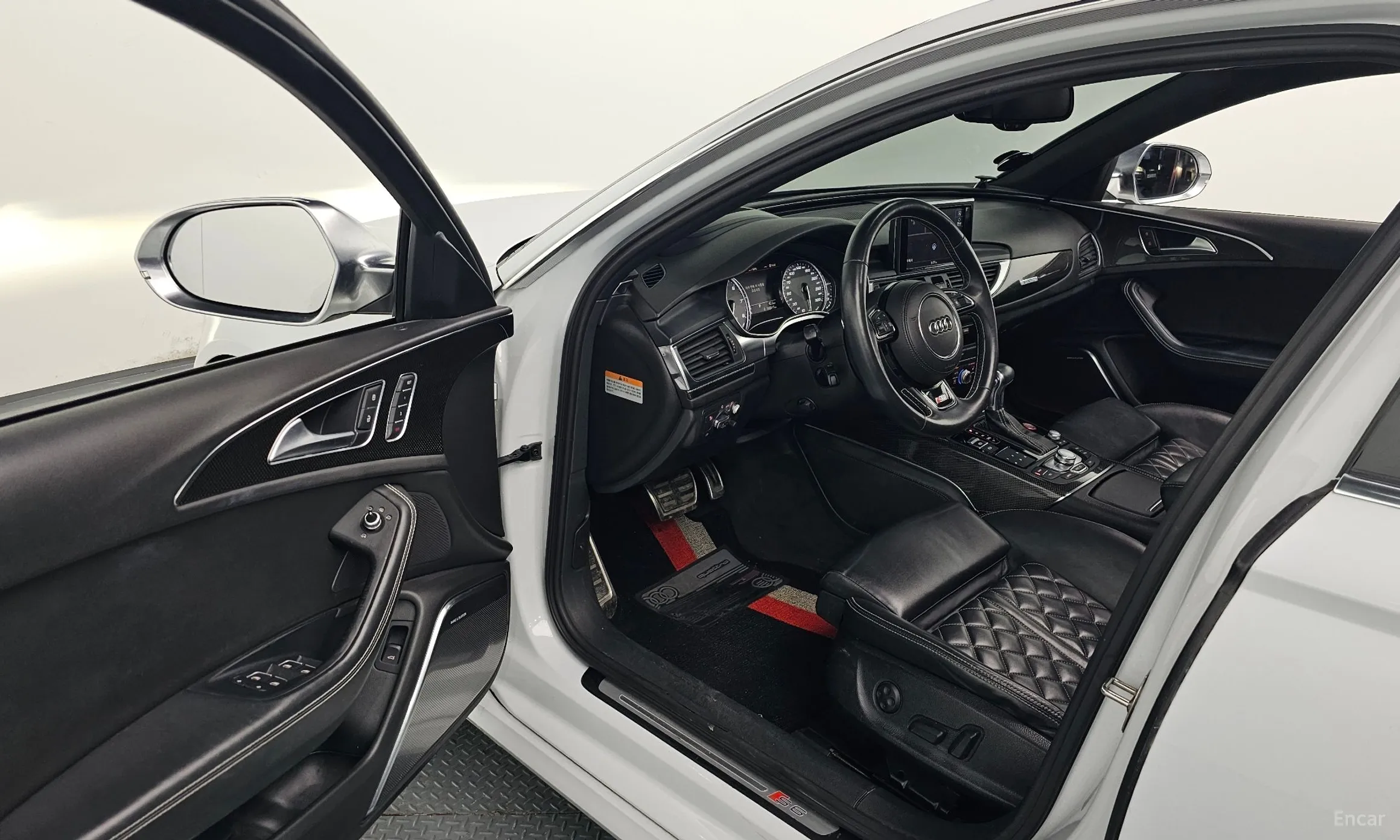 Audi S6 превью 11