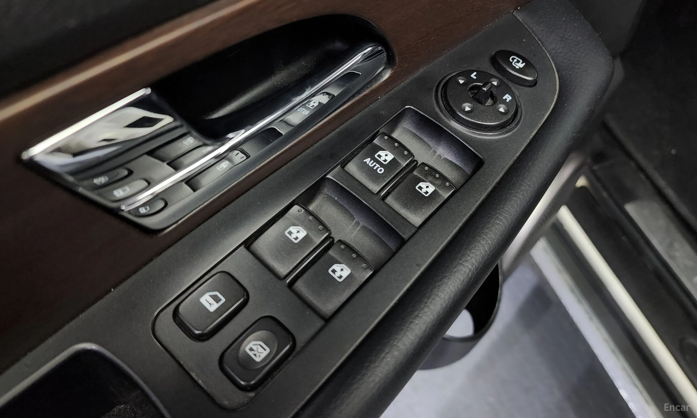KG Mobility (SsangYong) Rexton W превью 12