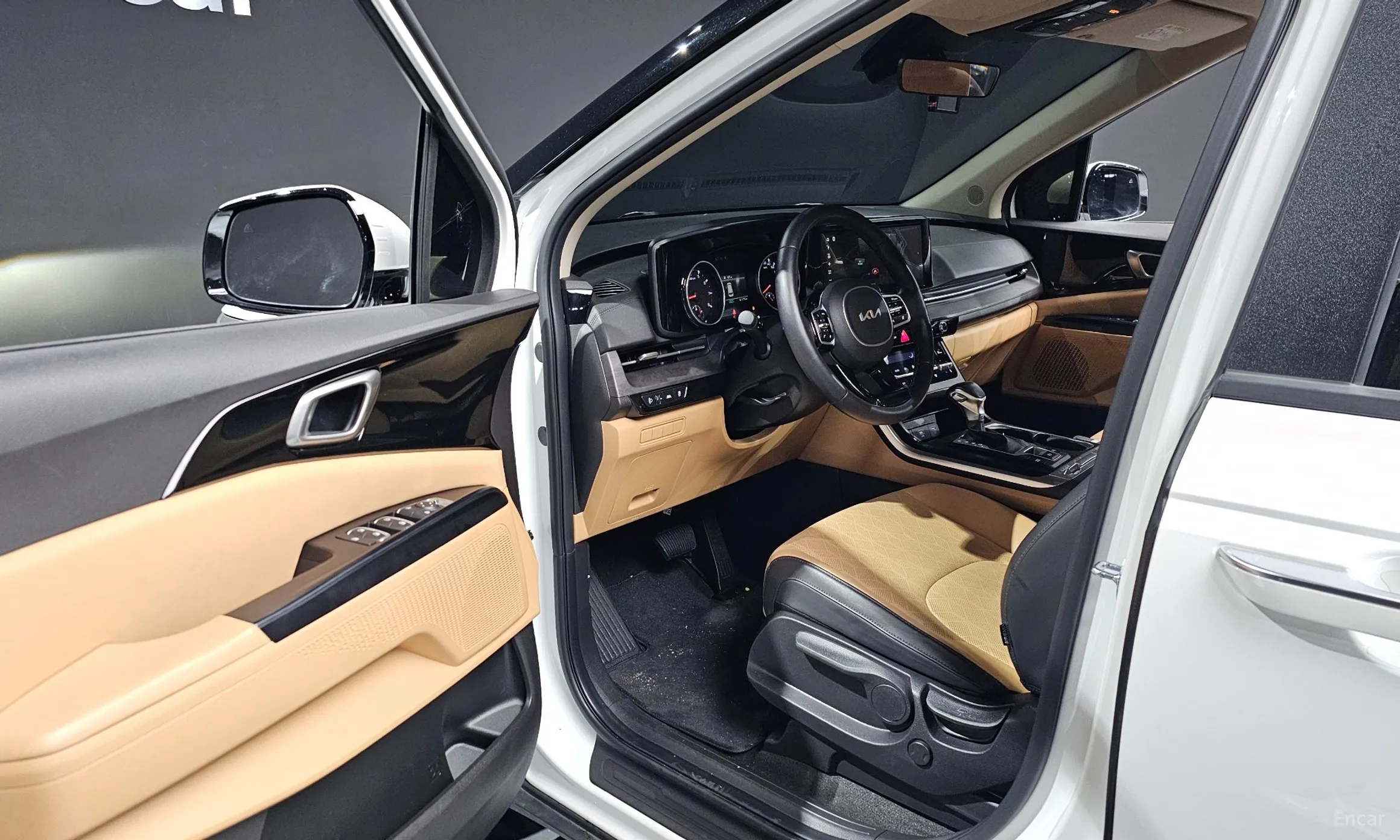 Kia Carnival Gen 4 превью 10