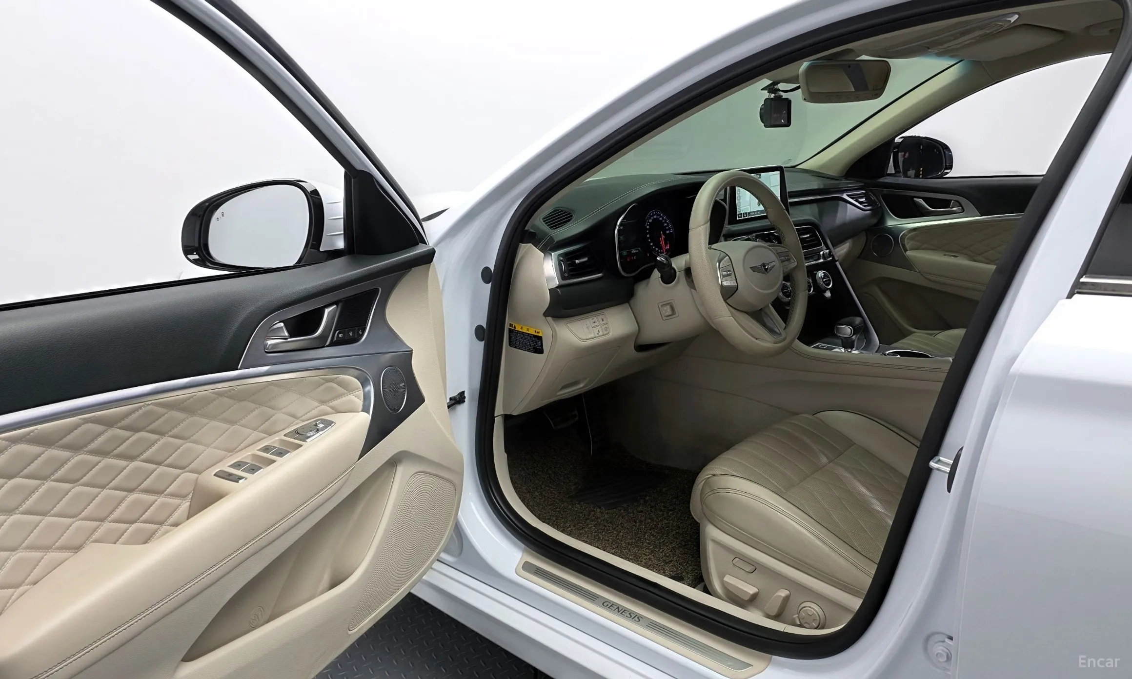 Genesis G70 превью 10