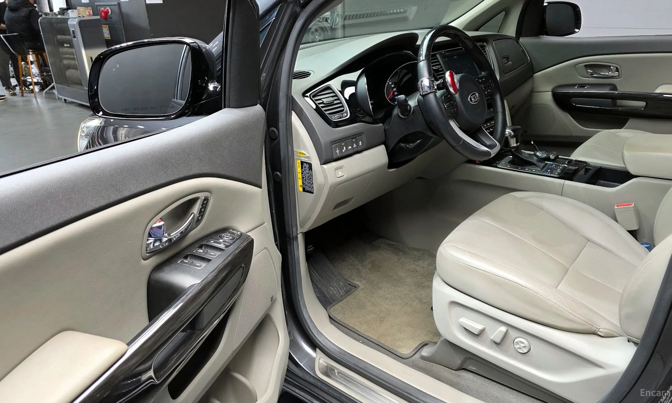 Kia Carnival превью 11
