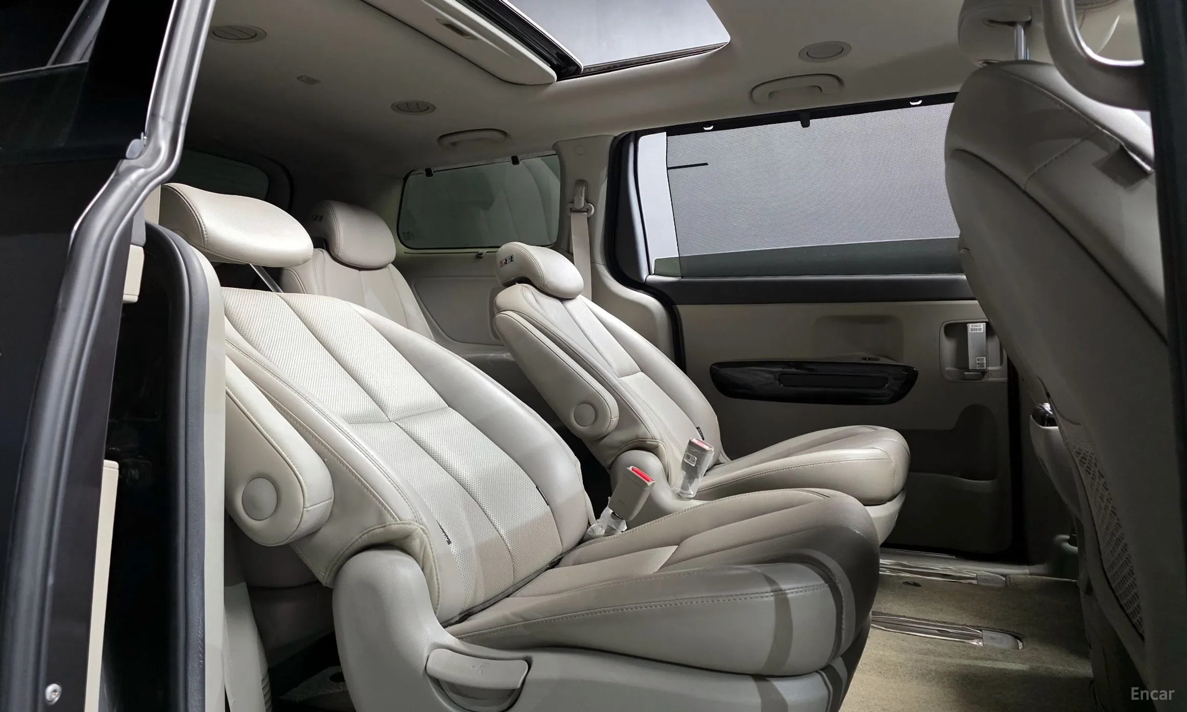 Kia Carnival превью 12