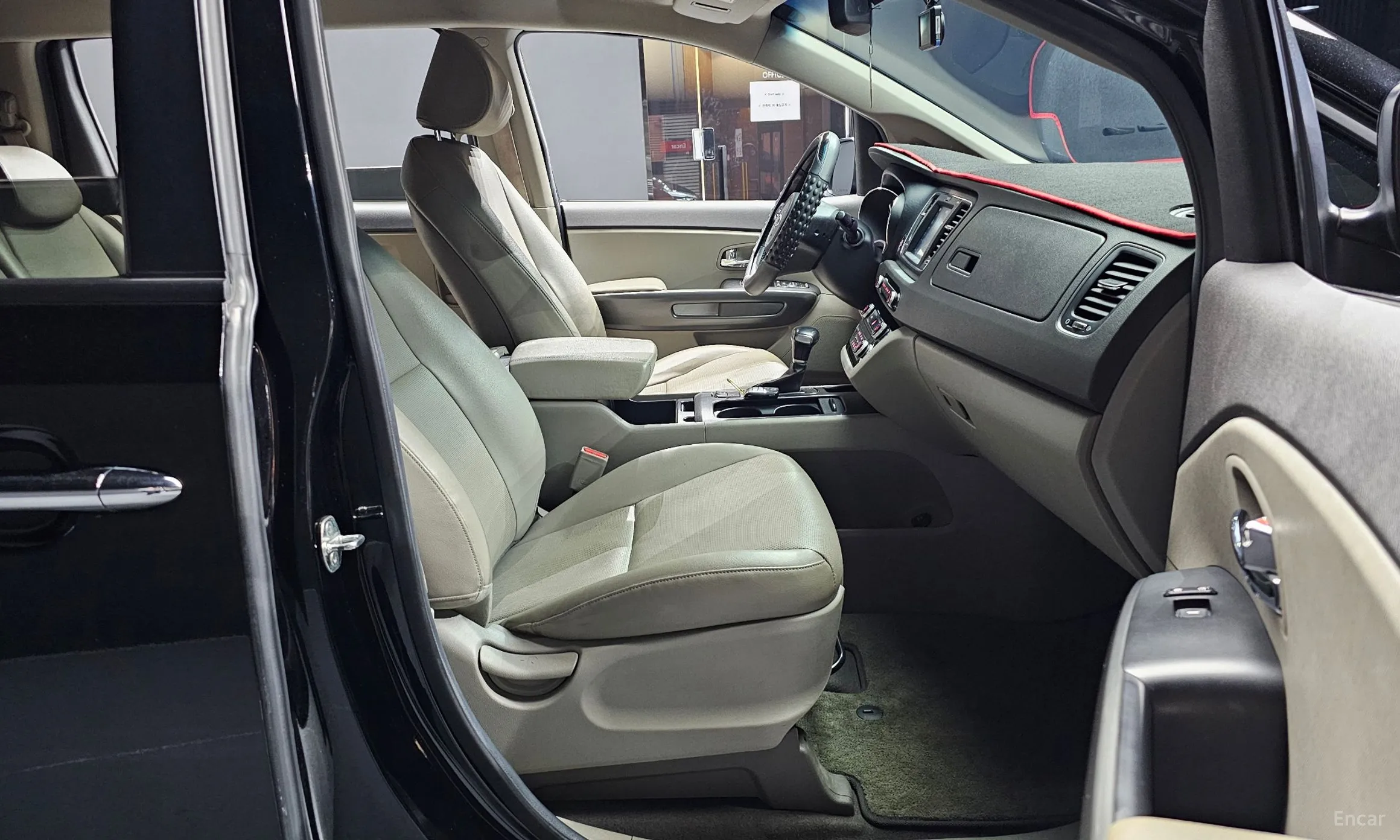 Kia Carnival превью 10