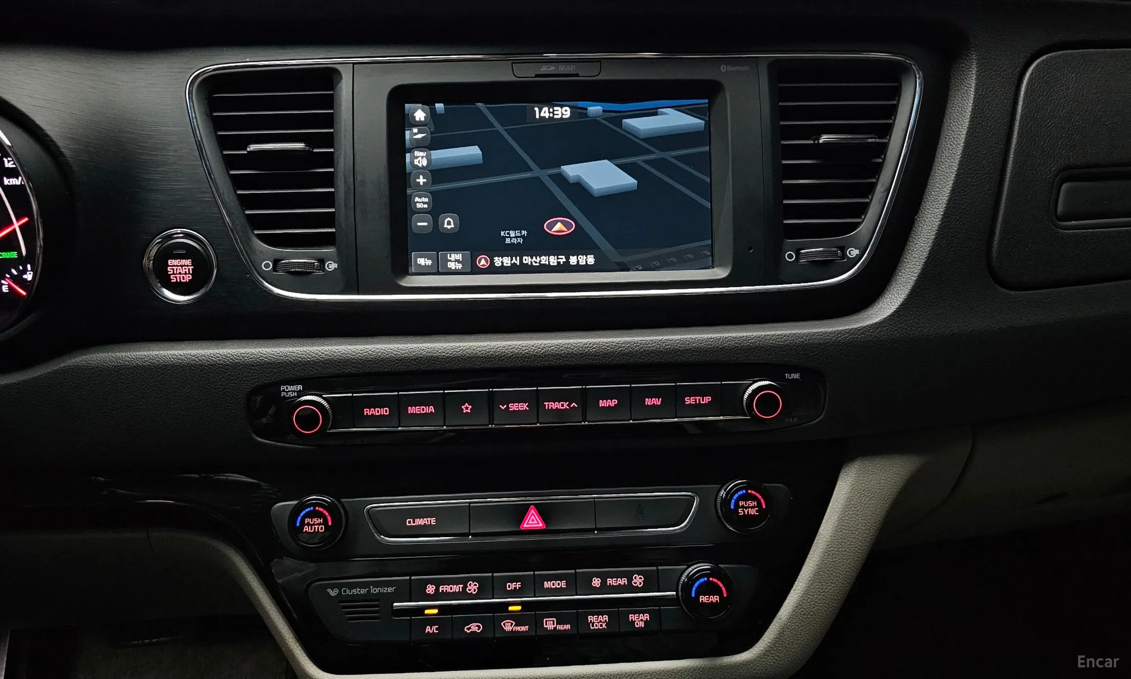 Kia Carnival превью 14