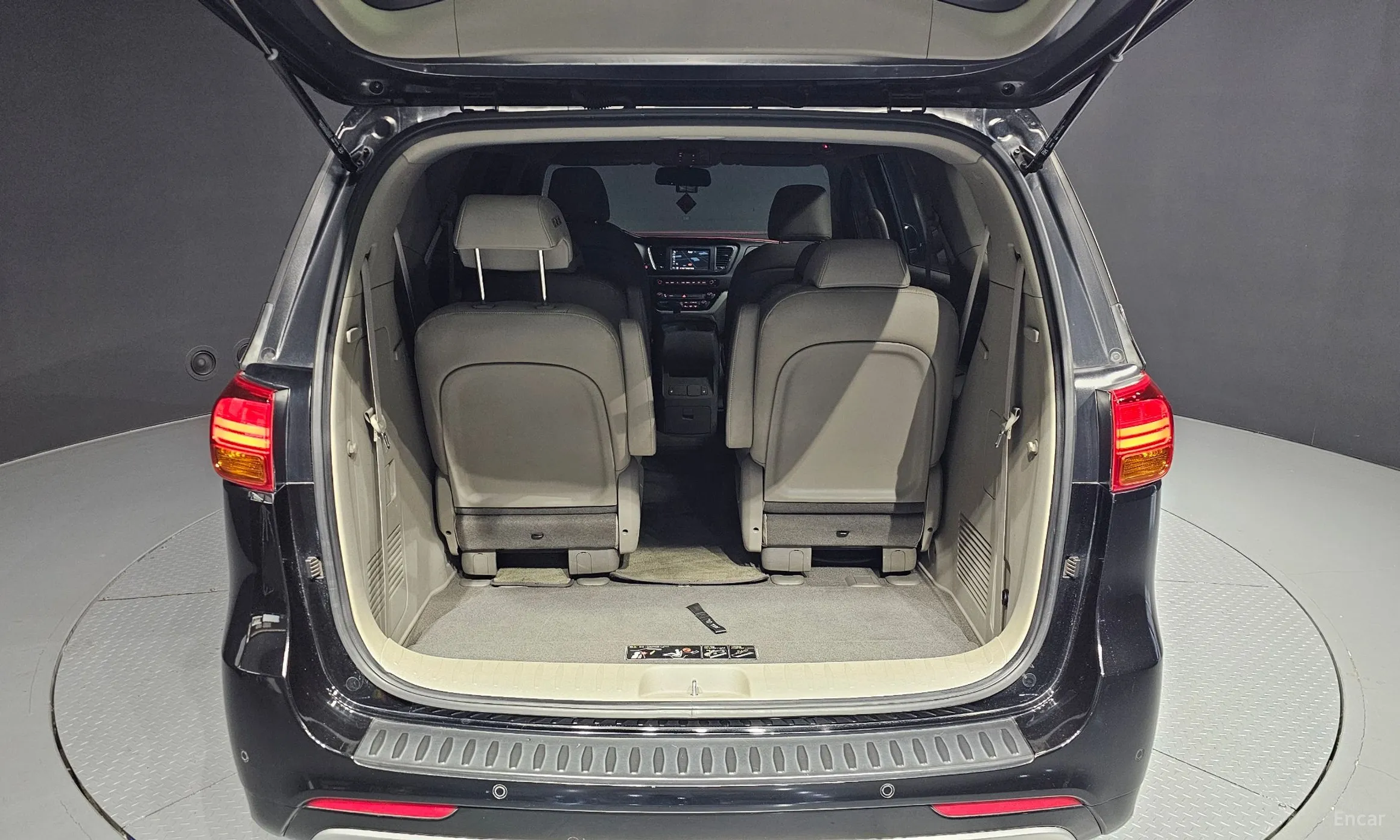 Kia Carnival превью 20