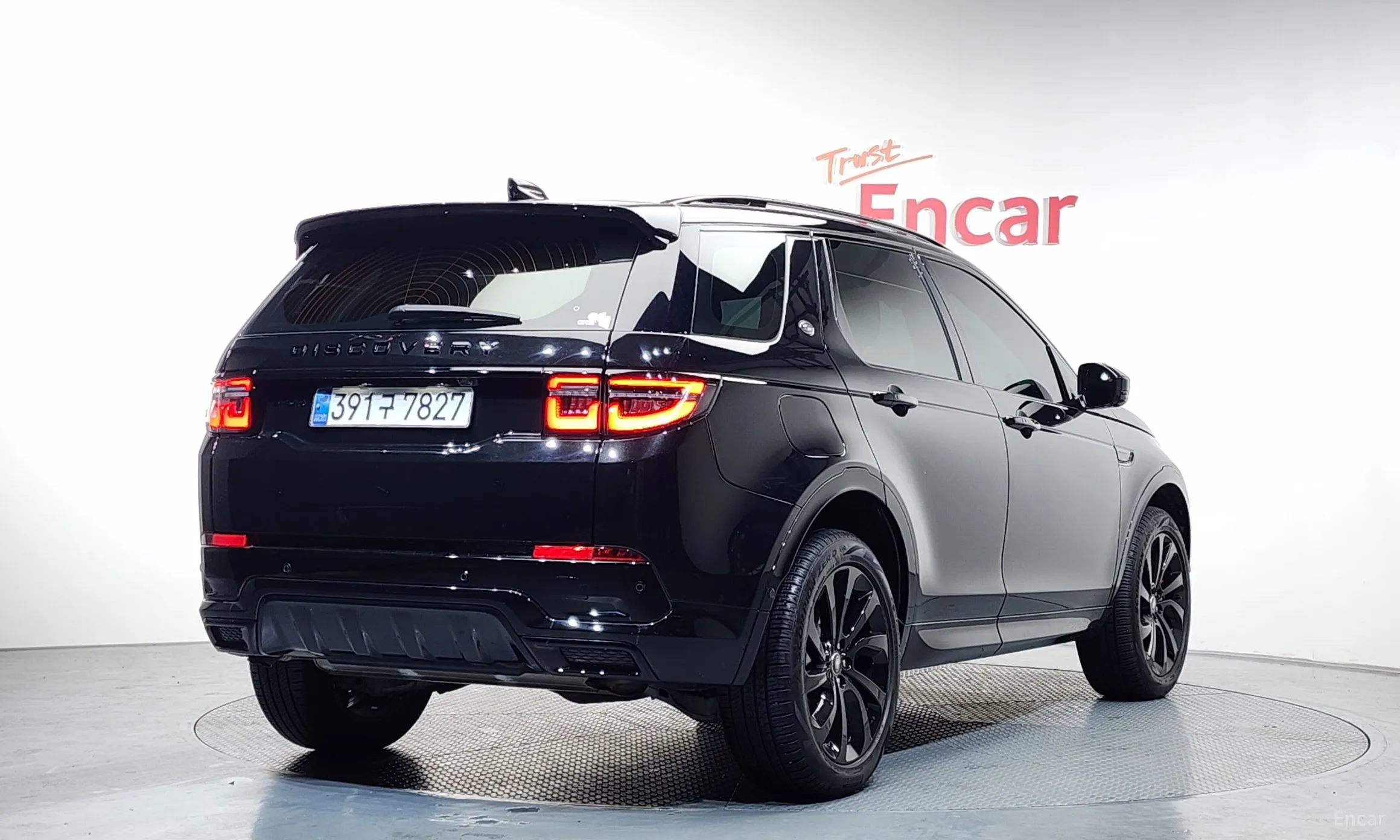 Land Rover Discovery Sports превью 2