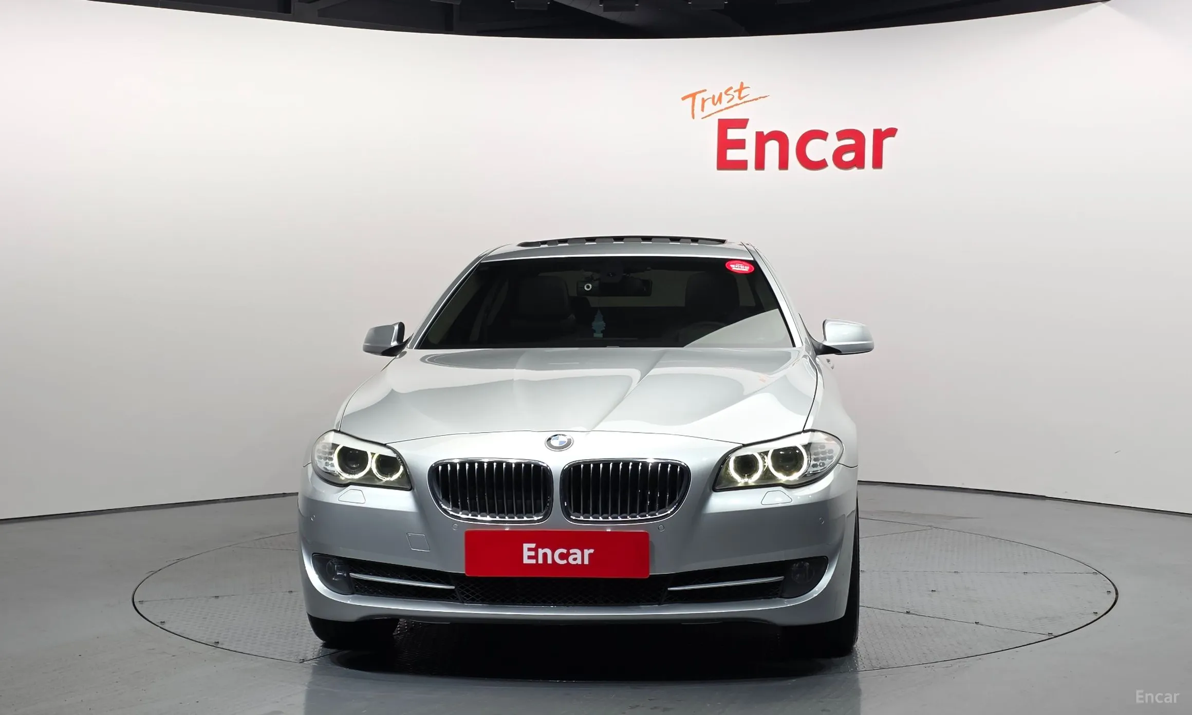 BMW 5 Series (F10) превью 3