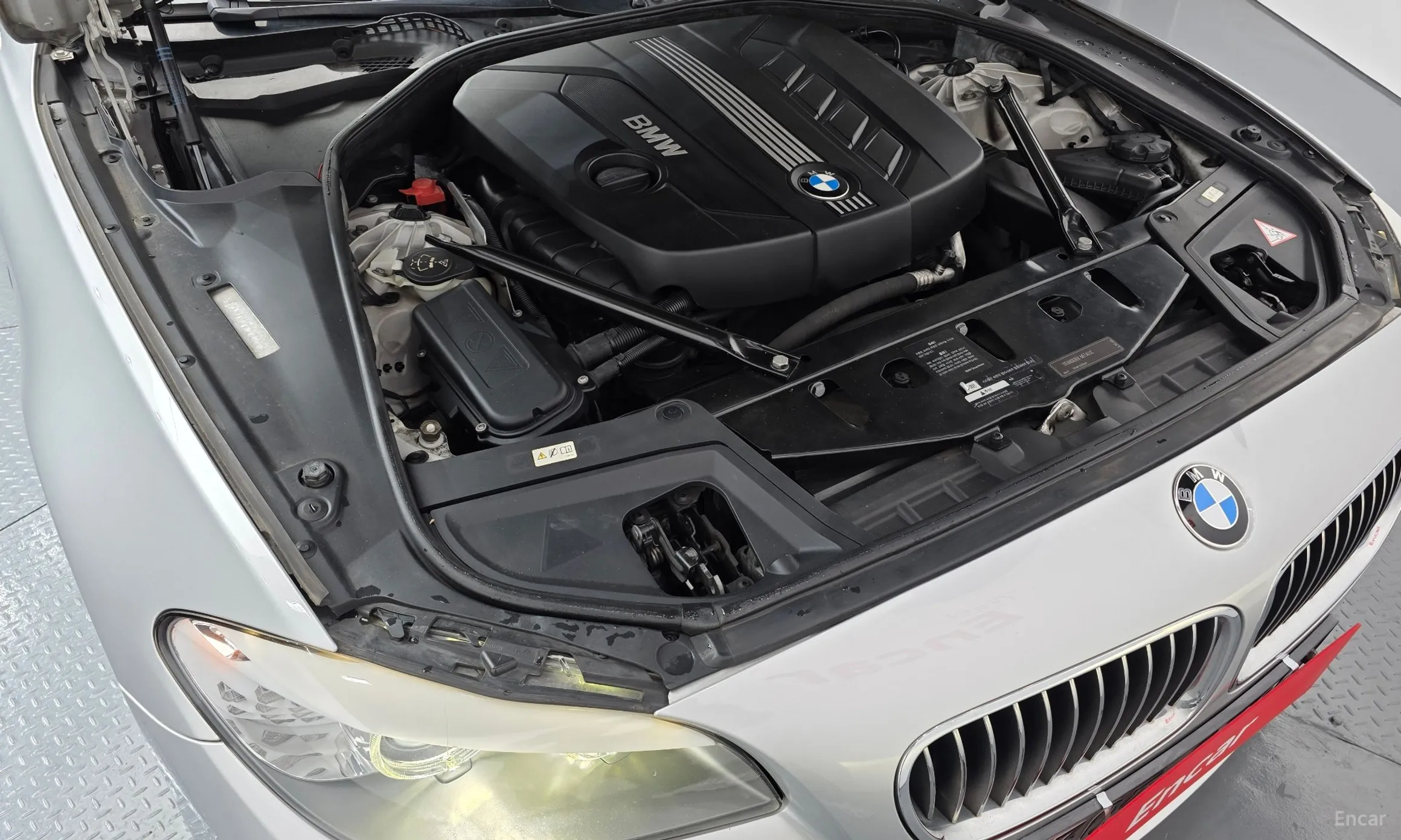 BMW 5 Series (F10) превью 6