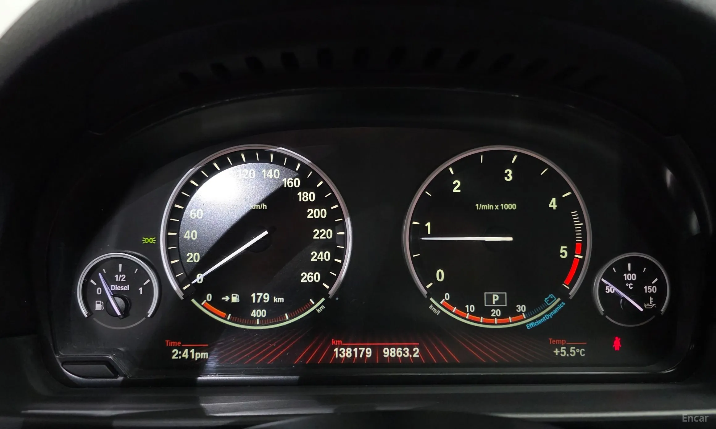 BMW 5 Series (F10) превью 8