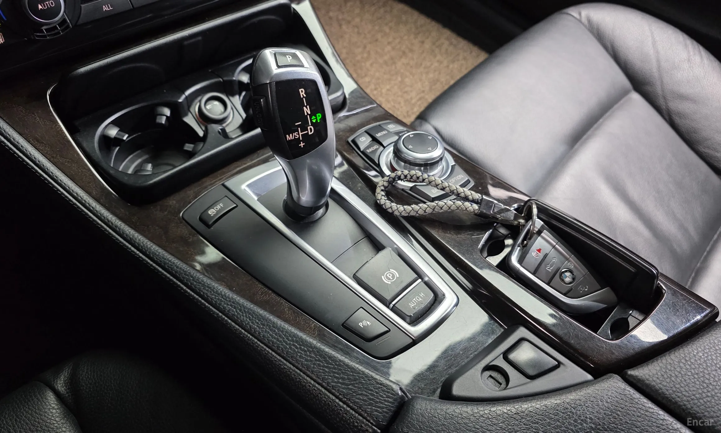 BMW 5 Series (F10) превью 9