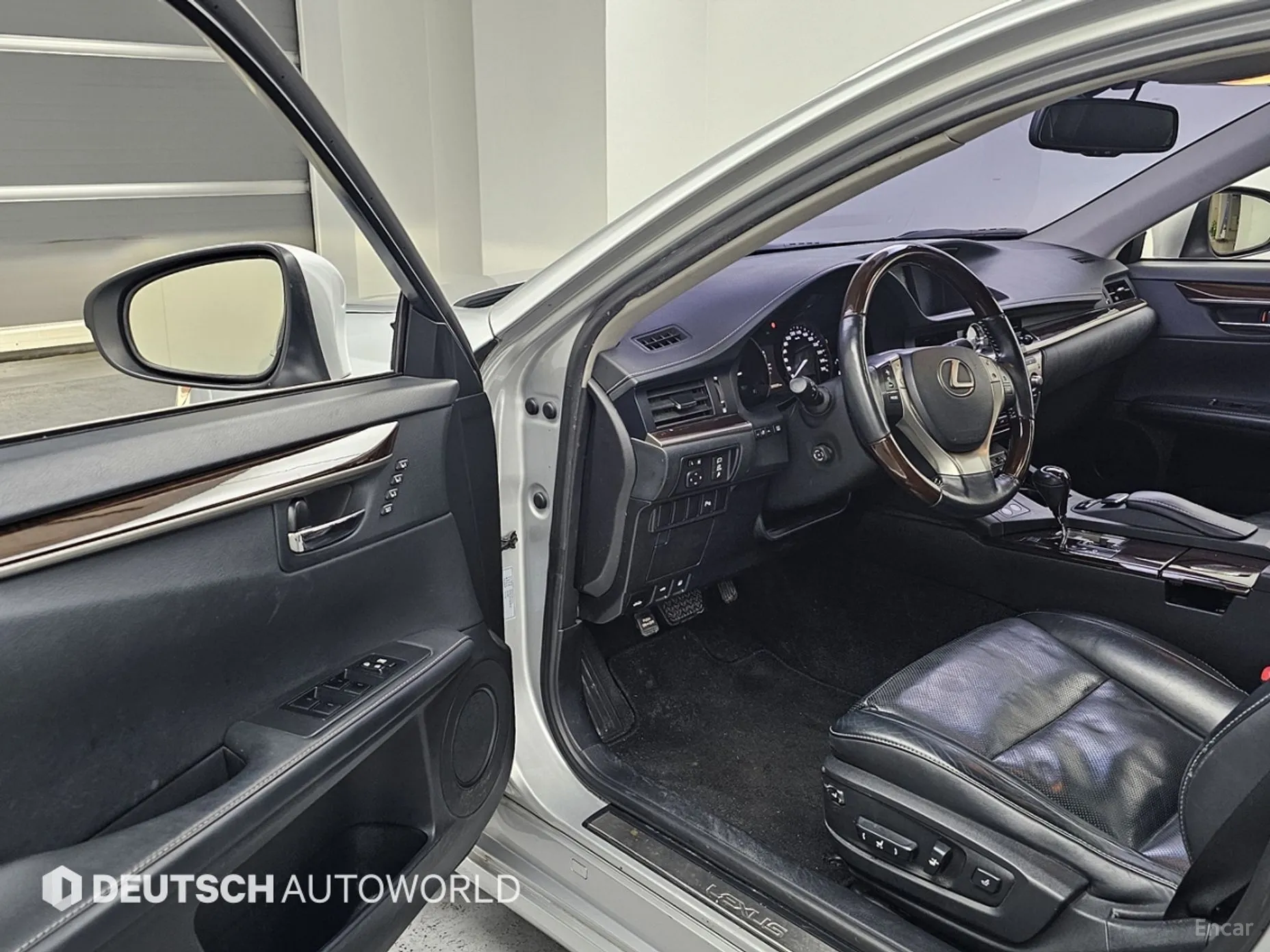 Lexus New ES300h превью 11