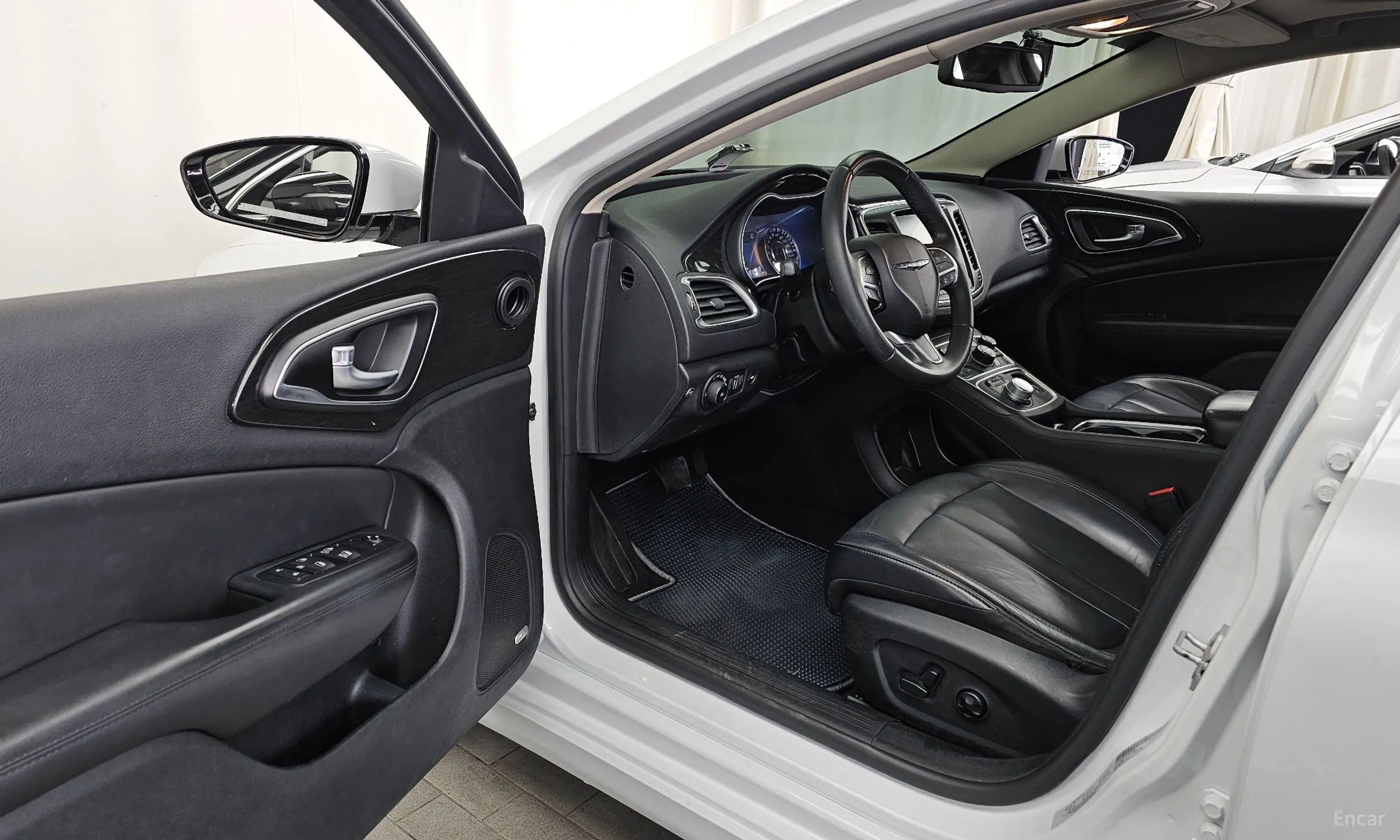 Chrysler 200 Second generation превью 10