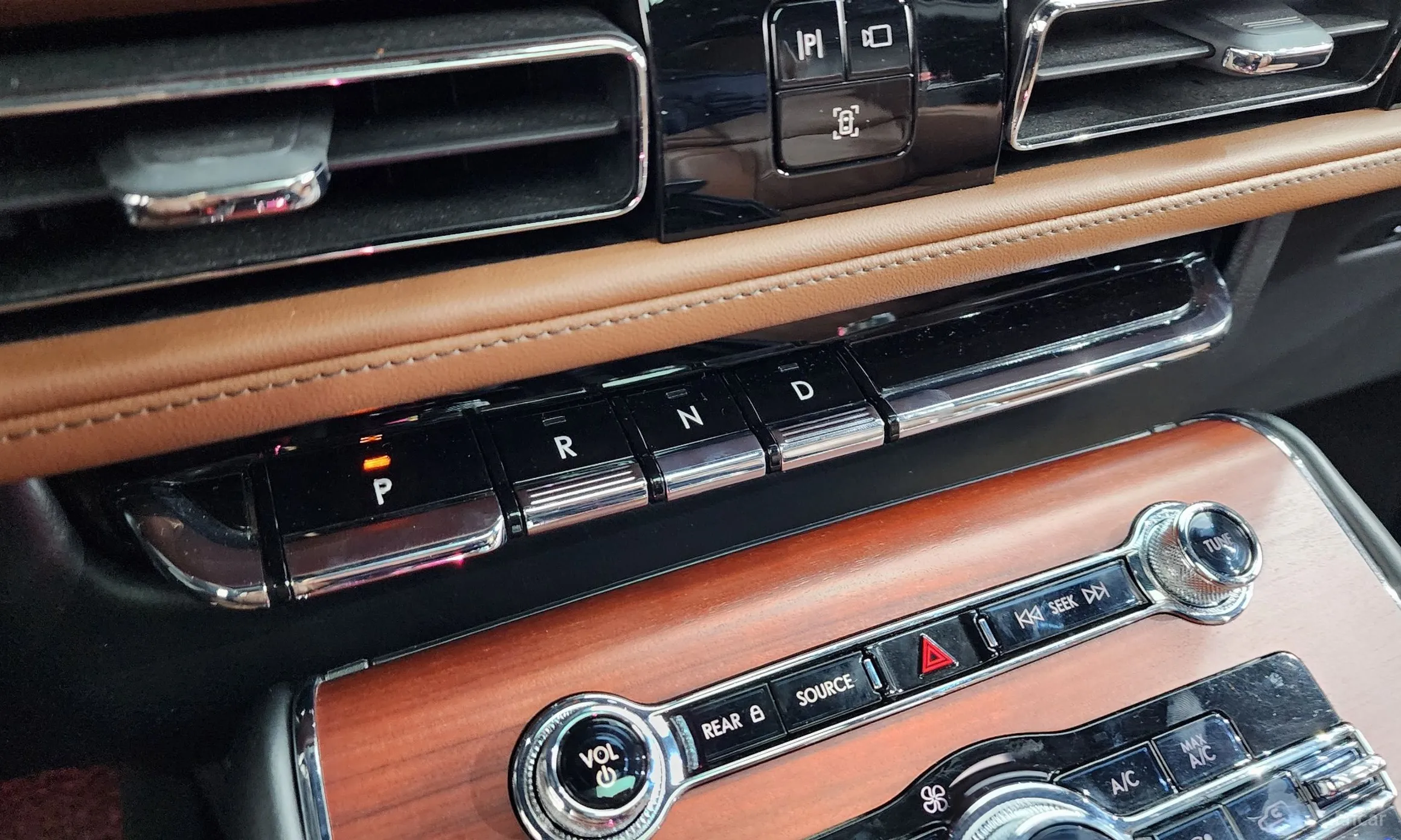 Lincoln Aviator 2nd Generation превью 9