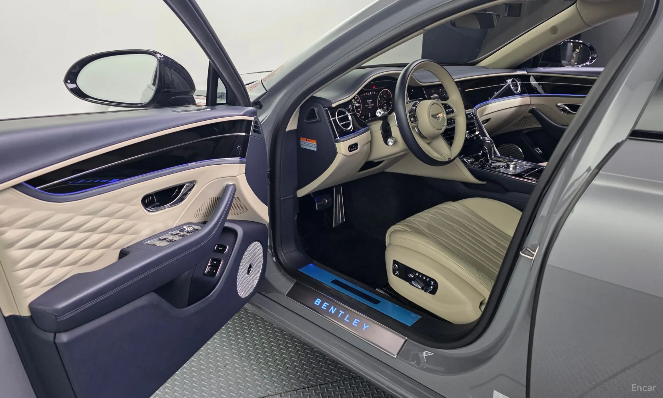 Bentley Flying Spur 3rd Generation превью 10