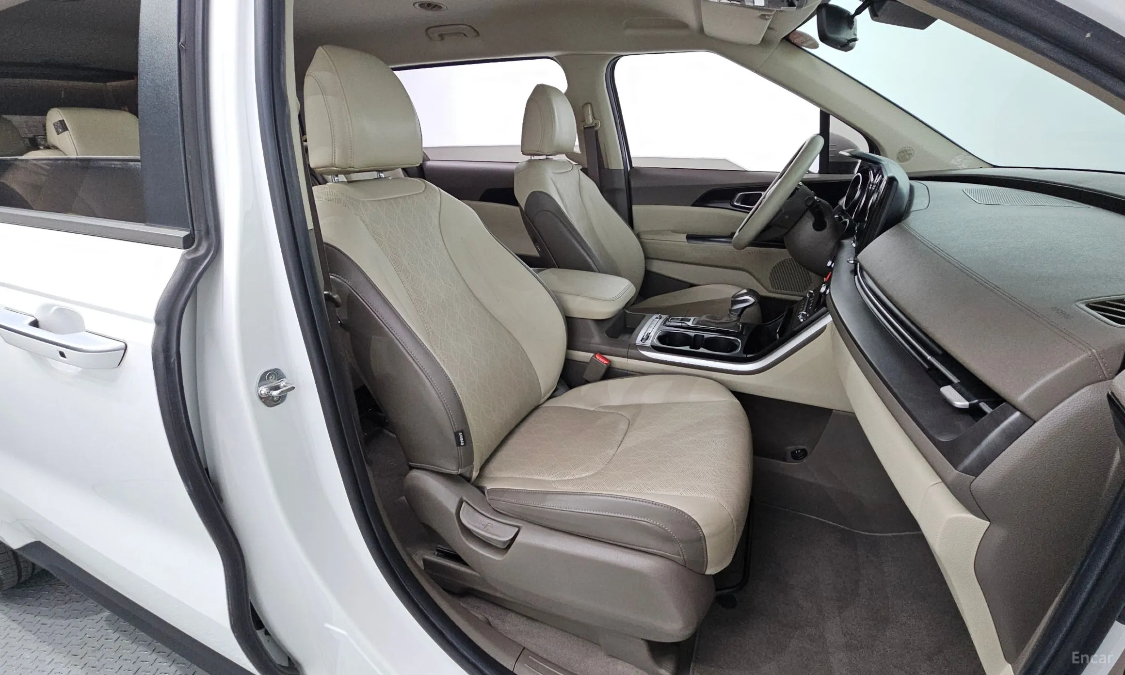 Kia Carnival Gen 4 превью 11