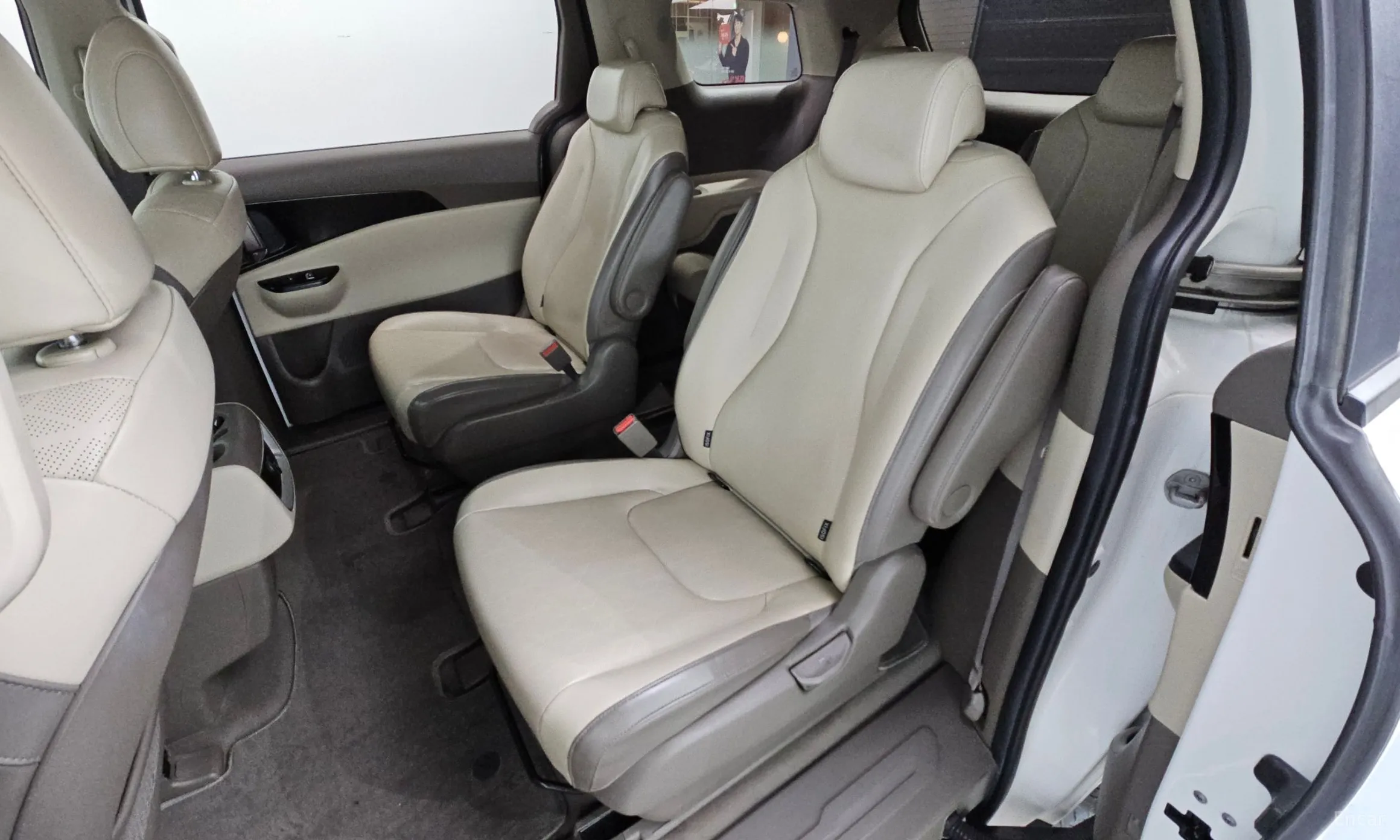 Kia Carnival Gen 4 превью 12