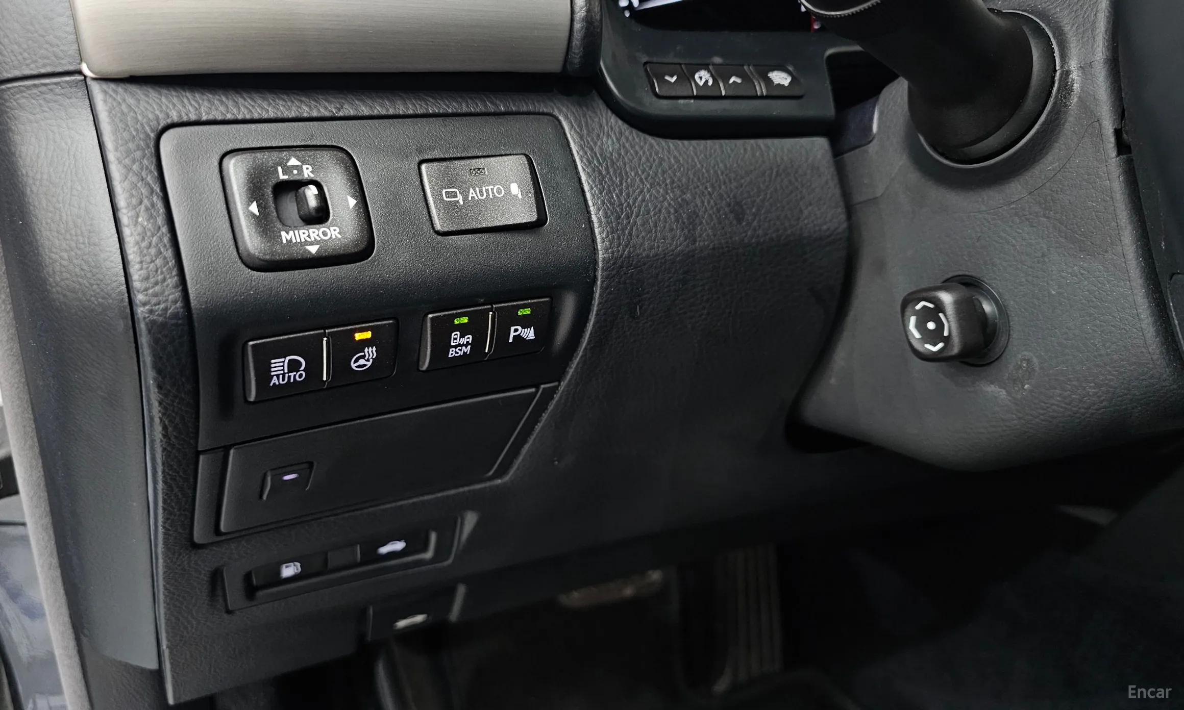 Lexus LS460 превью 16