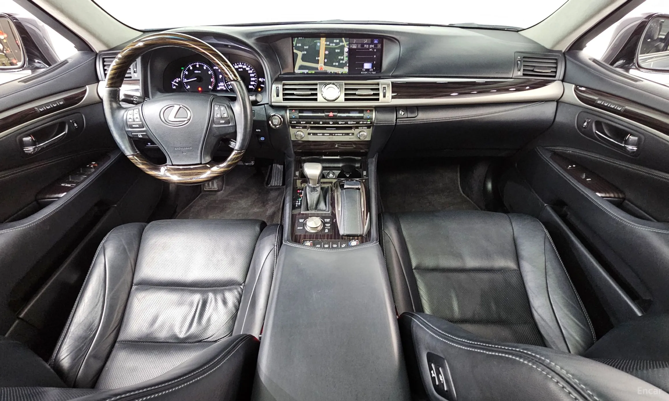 Lexus LS460 превью 7