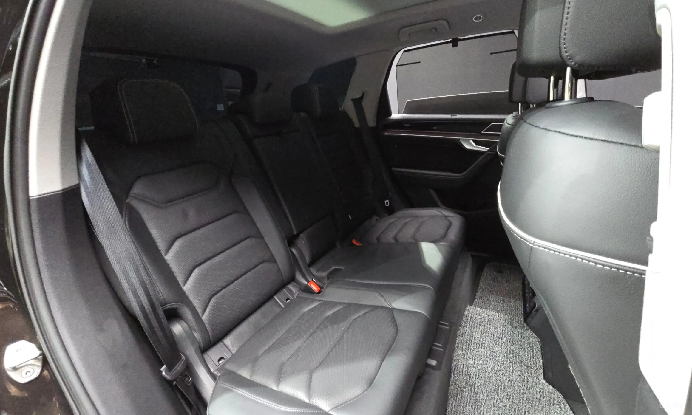 Volkswagen Touareg 3rd Generation превью 12