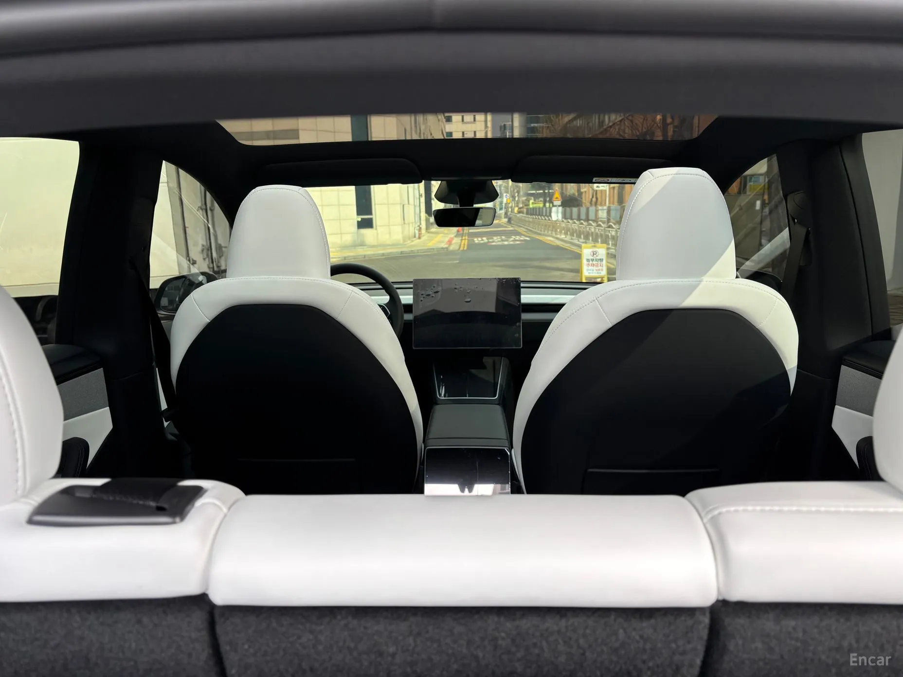 Tesla Model Y превью 12
