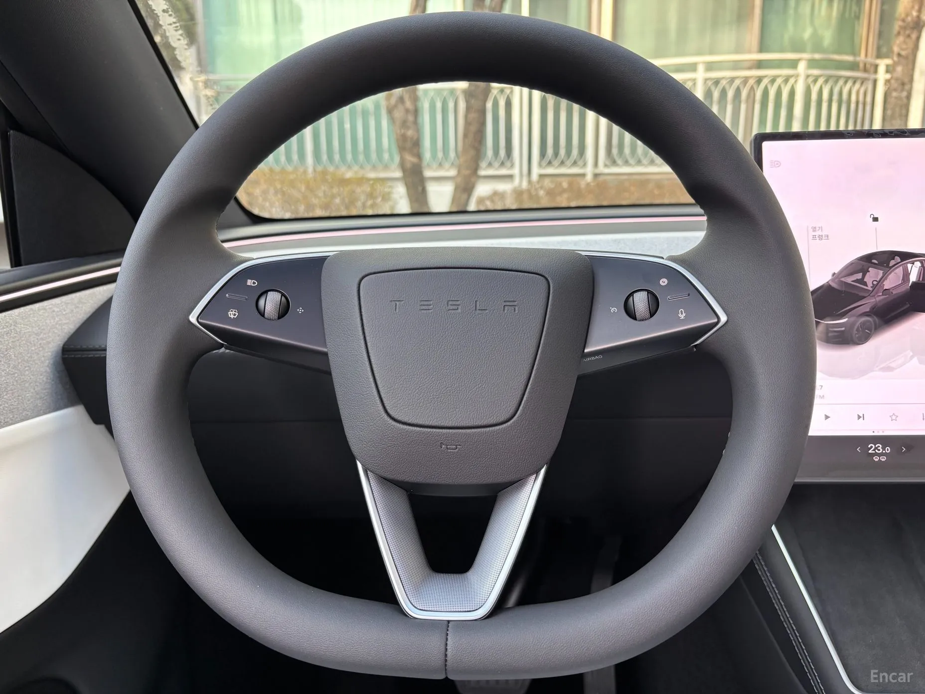 Tesla Model Y превью 14