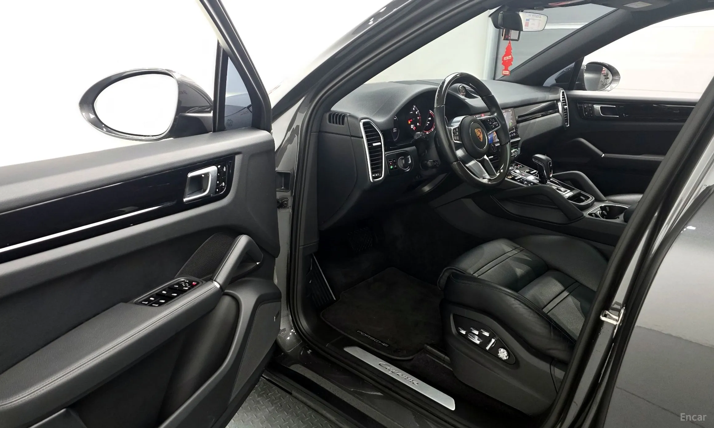 Porsche Cayenne (PO536) превью 10