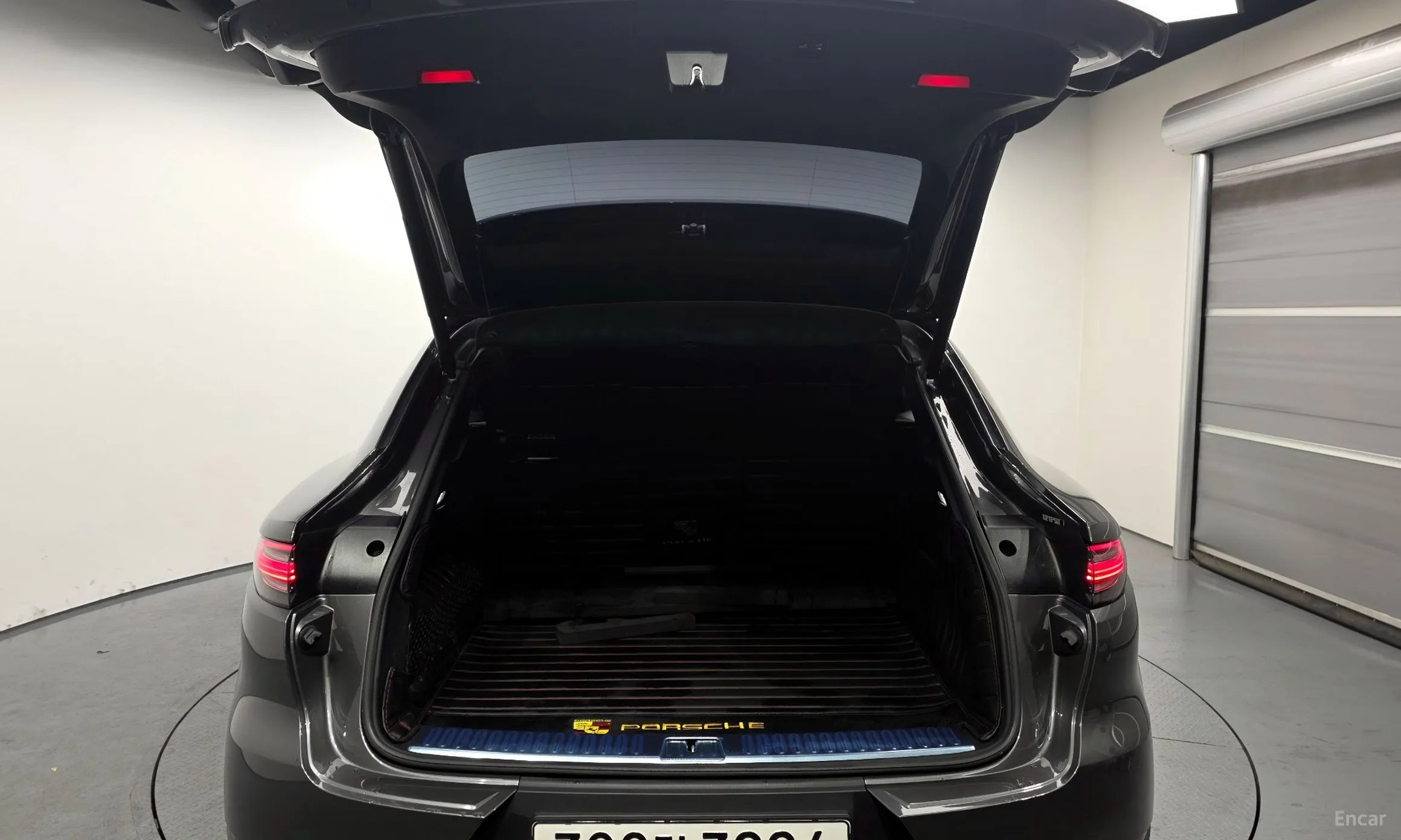 Porsche Cayenne (PO536) превью 20