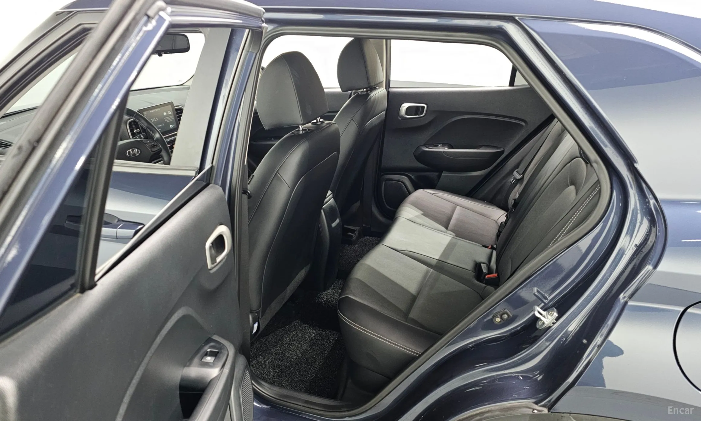 Hyundai Venue превью 13