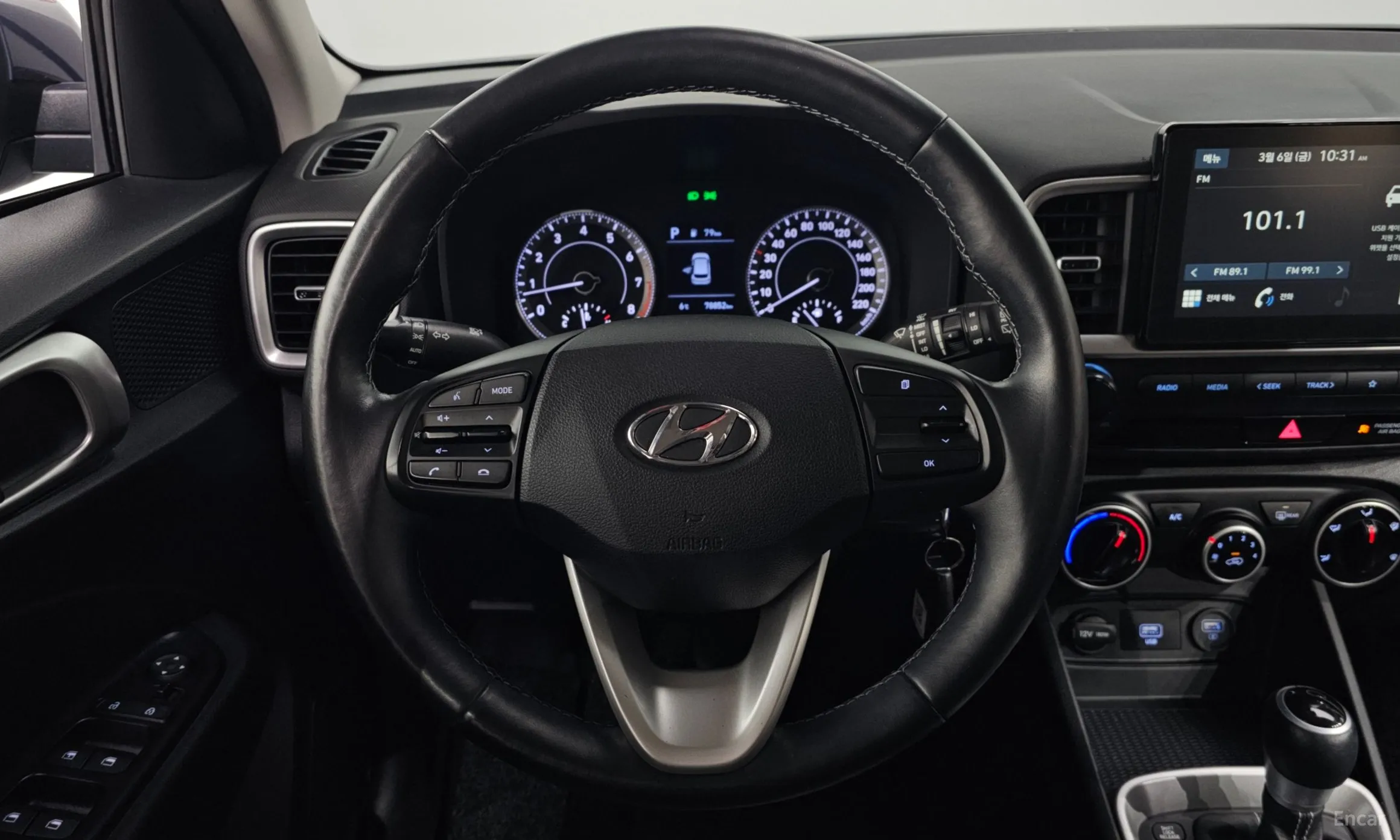 Hyundai Venue превью 14
