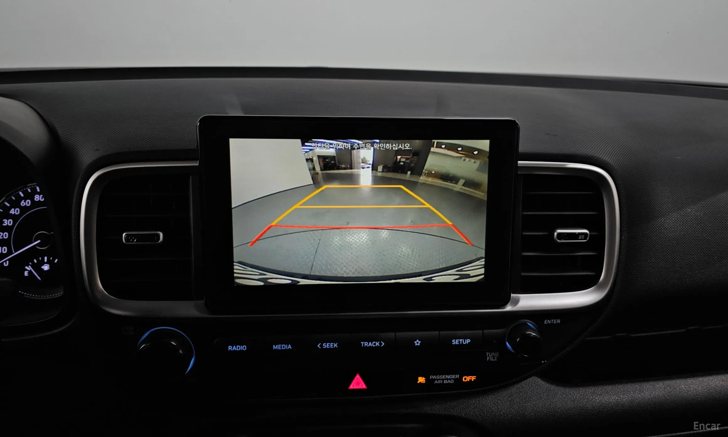 Hyundai Venue превью 16
